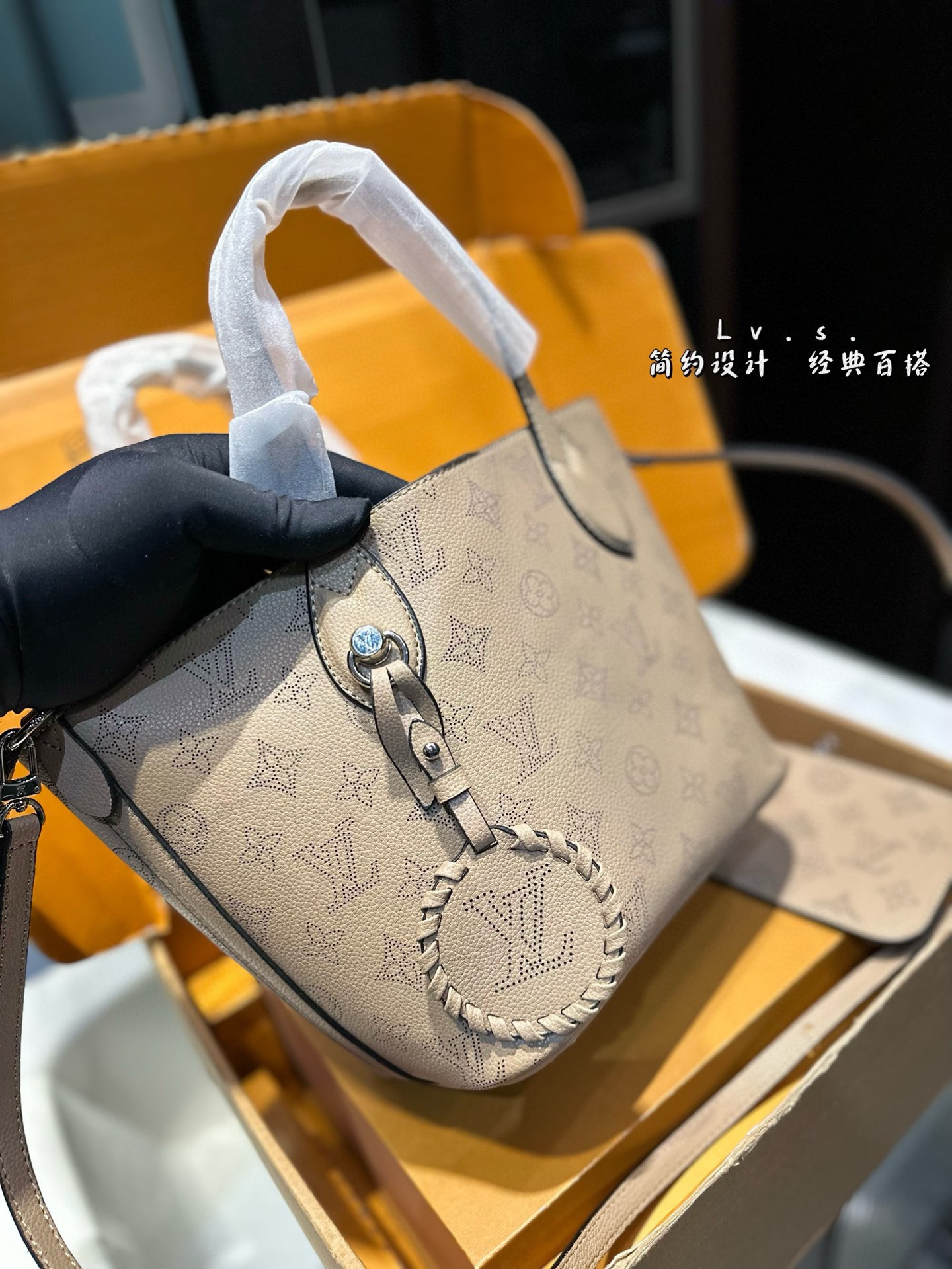 louis-new-arrival-tote-bucket-bag-size-21-20cm-7971