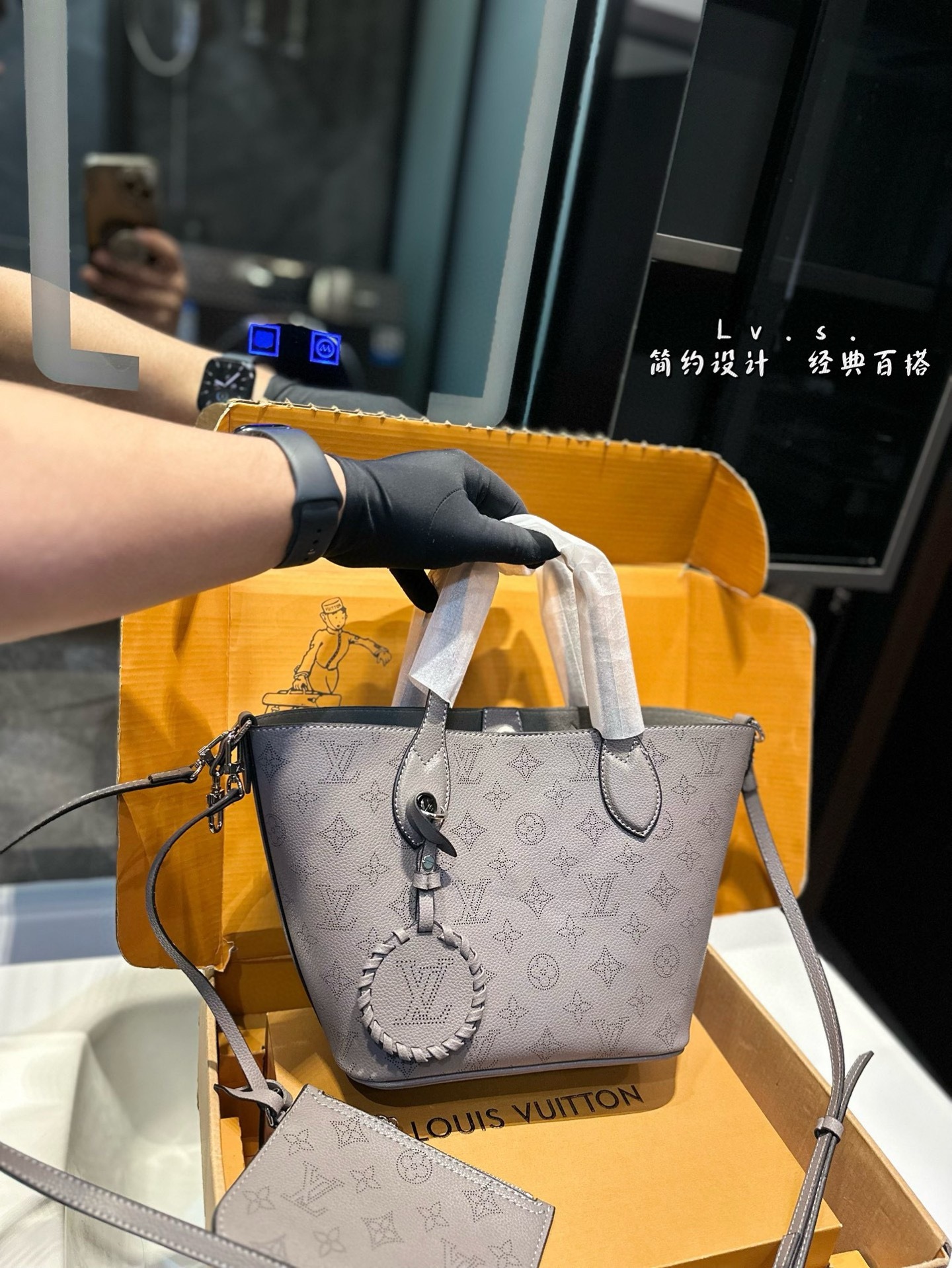 louis-new-arrival-tote-bucket-bag-size-21-20cm-7971