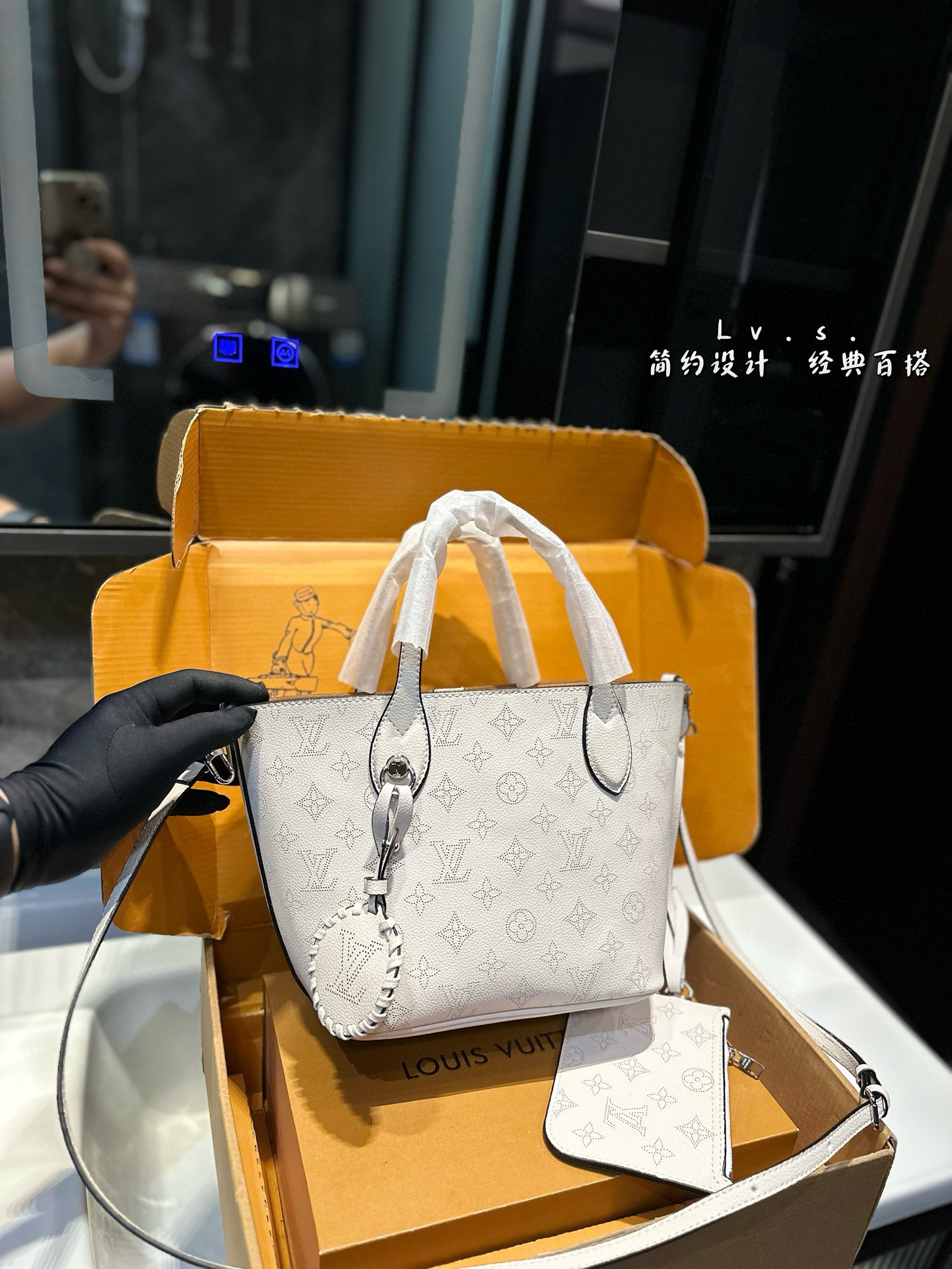 louis-new-arrival-tote-bucket-bag-size-21-20cm-7971