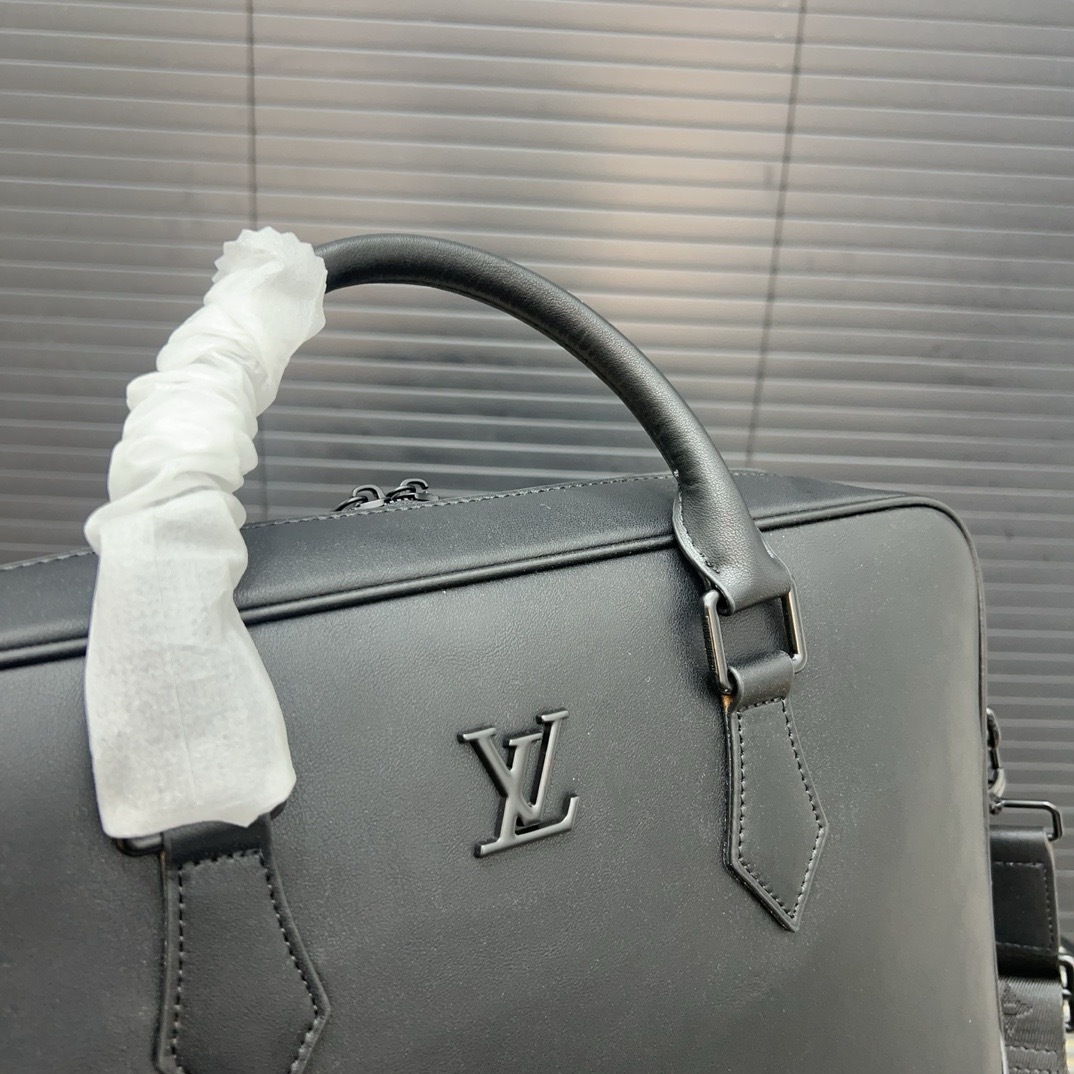 Louis new arrival briefcase laptop bag 004 size: 38*28 cm