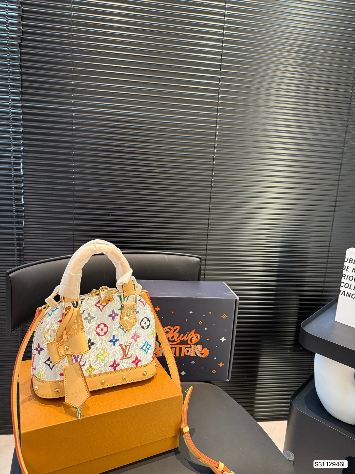 Louis new arrival bb bag size:20 * 15 cm