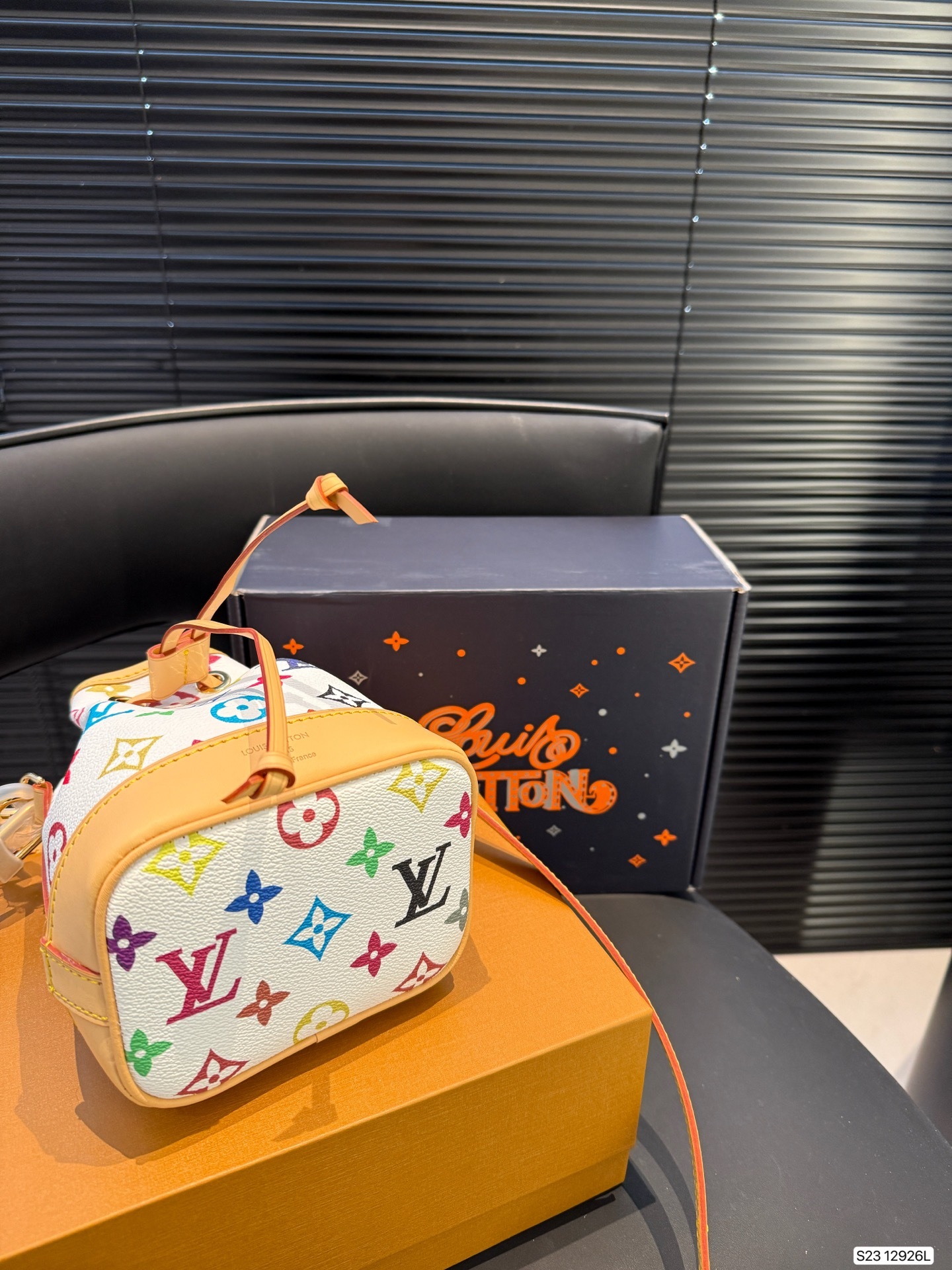 Louis new arrival bucket bag size:13 * 16 cm