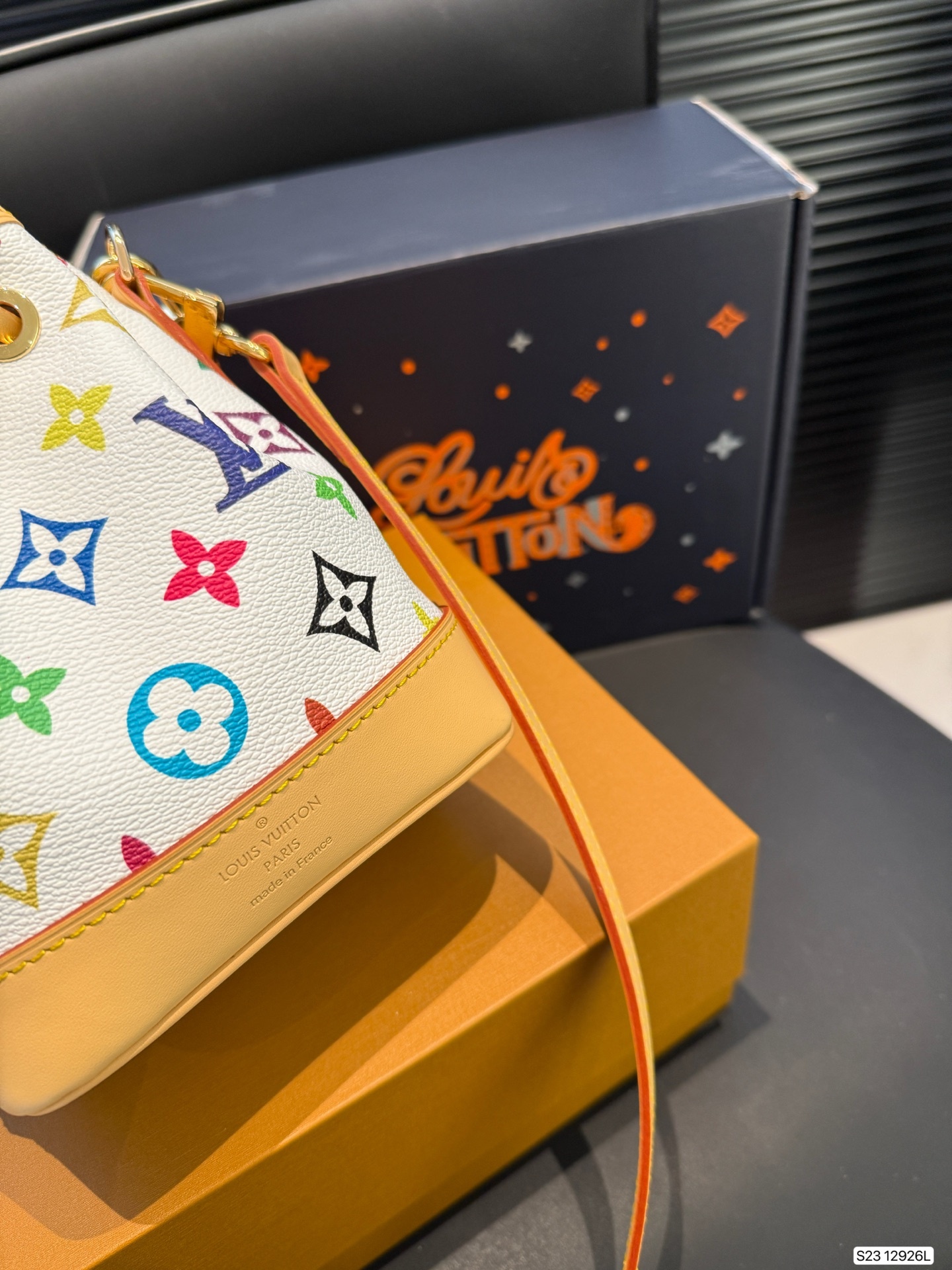 Louis new arrival bucket bag size:13 * 16 cm