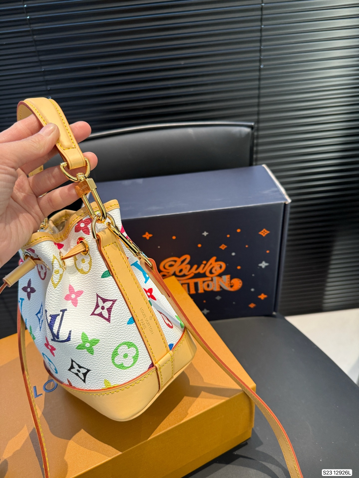 Louis new arrival bucket bag size:13 * 16 cm