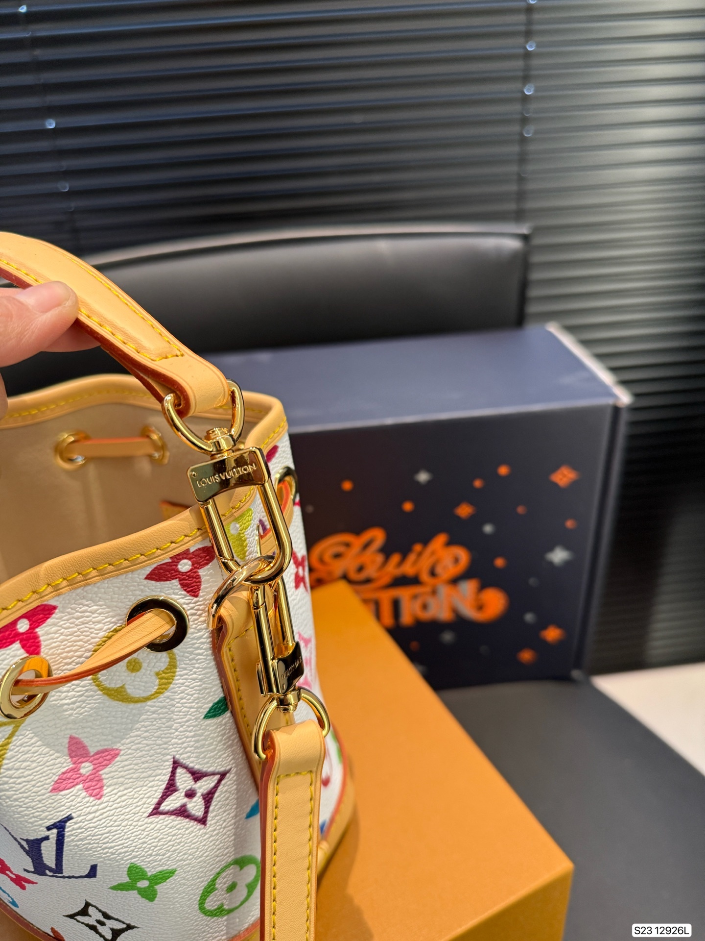 Louis new arrival bucket bag size:13 * 16 cm