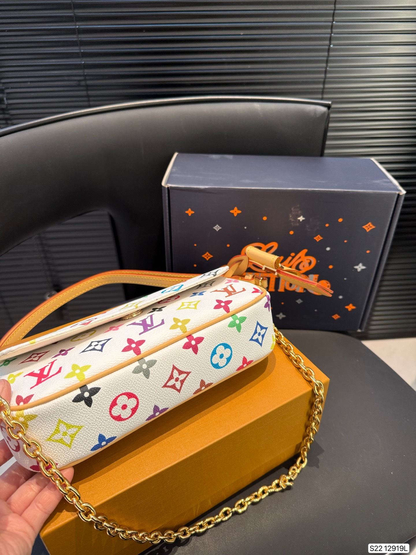 Louis new arrival hobo bag size:22 * 12 cm