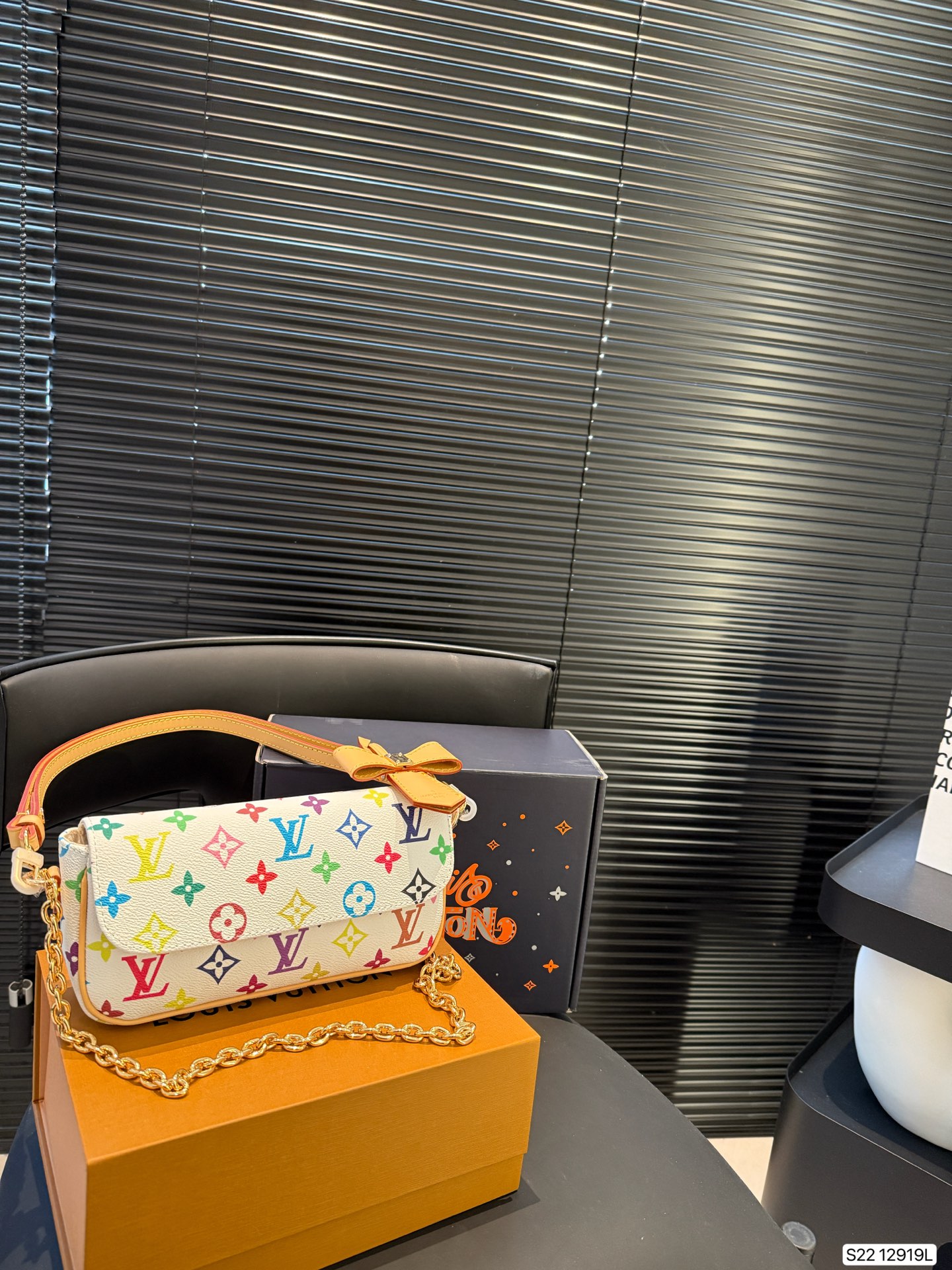 Louis new arrival hobo bag size:22 * 12 cm