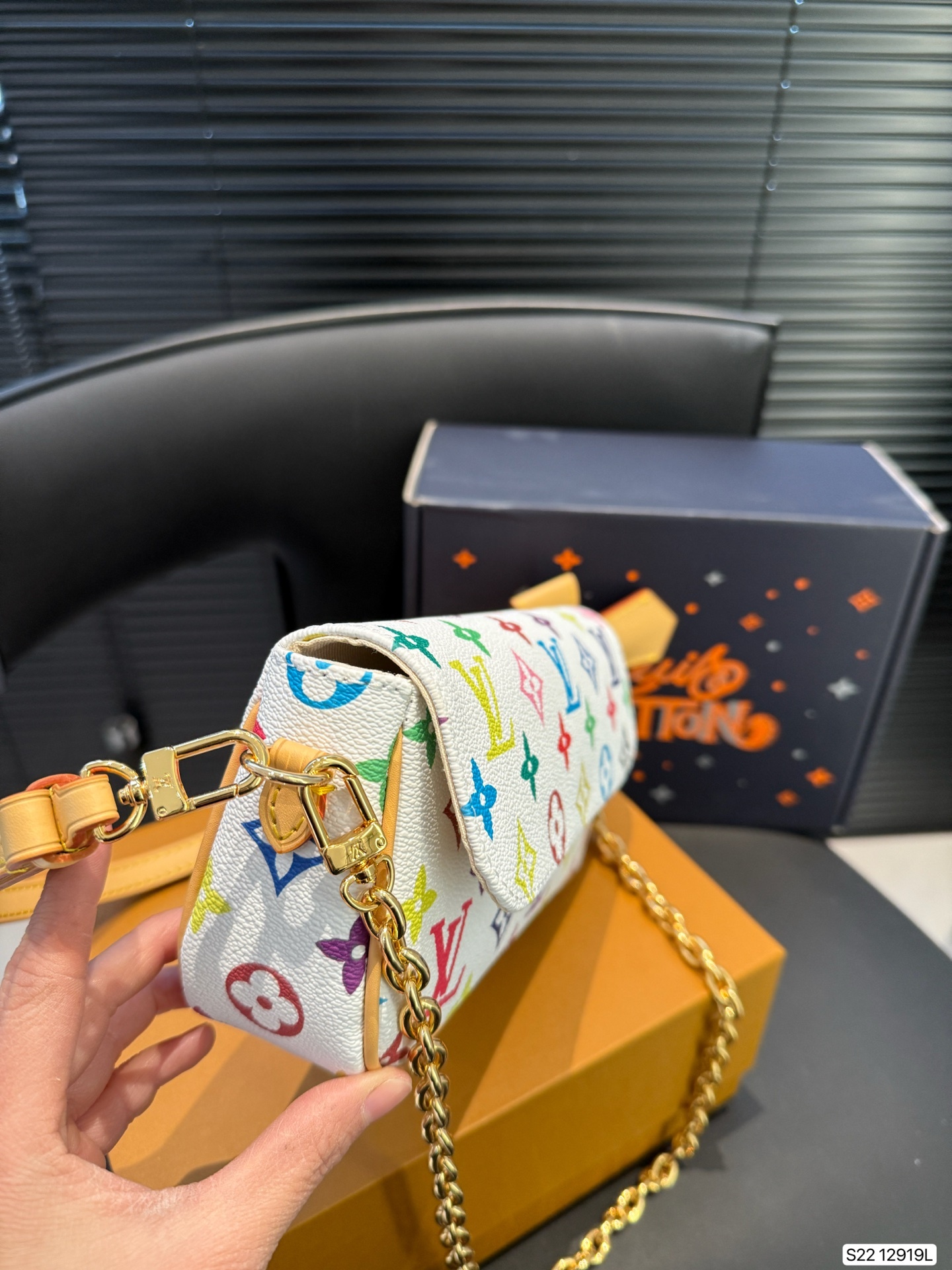 Louis new arrival hobo bag size:22 * 12 cm