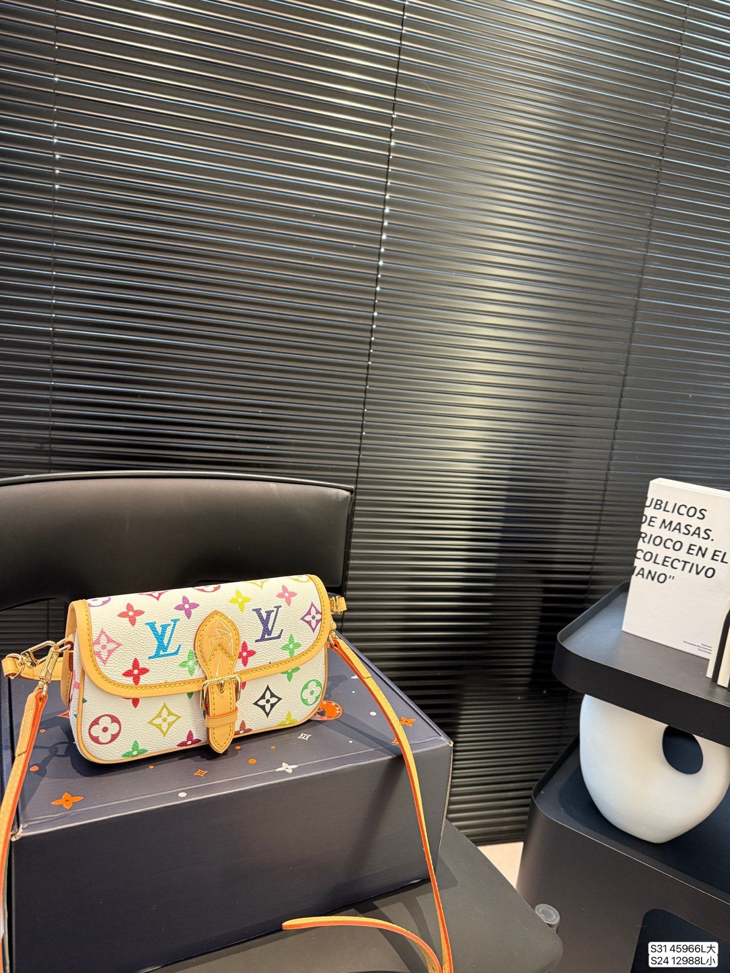 louis-new-arrival-hobo-baguette-bag-3924