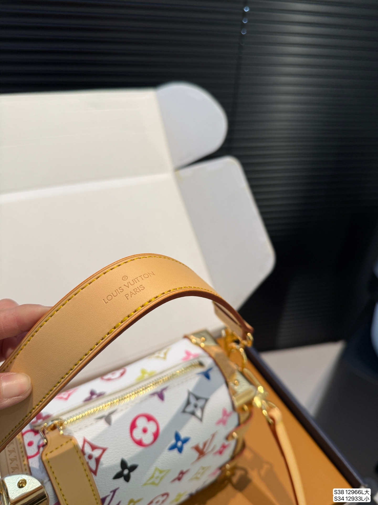 louis-new-arrival-white-trunk-bag-68