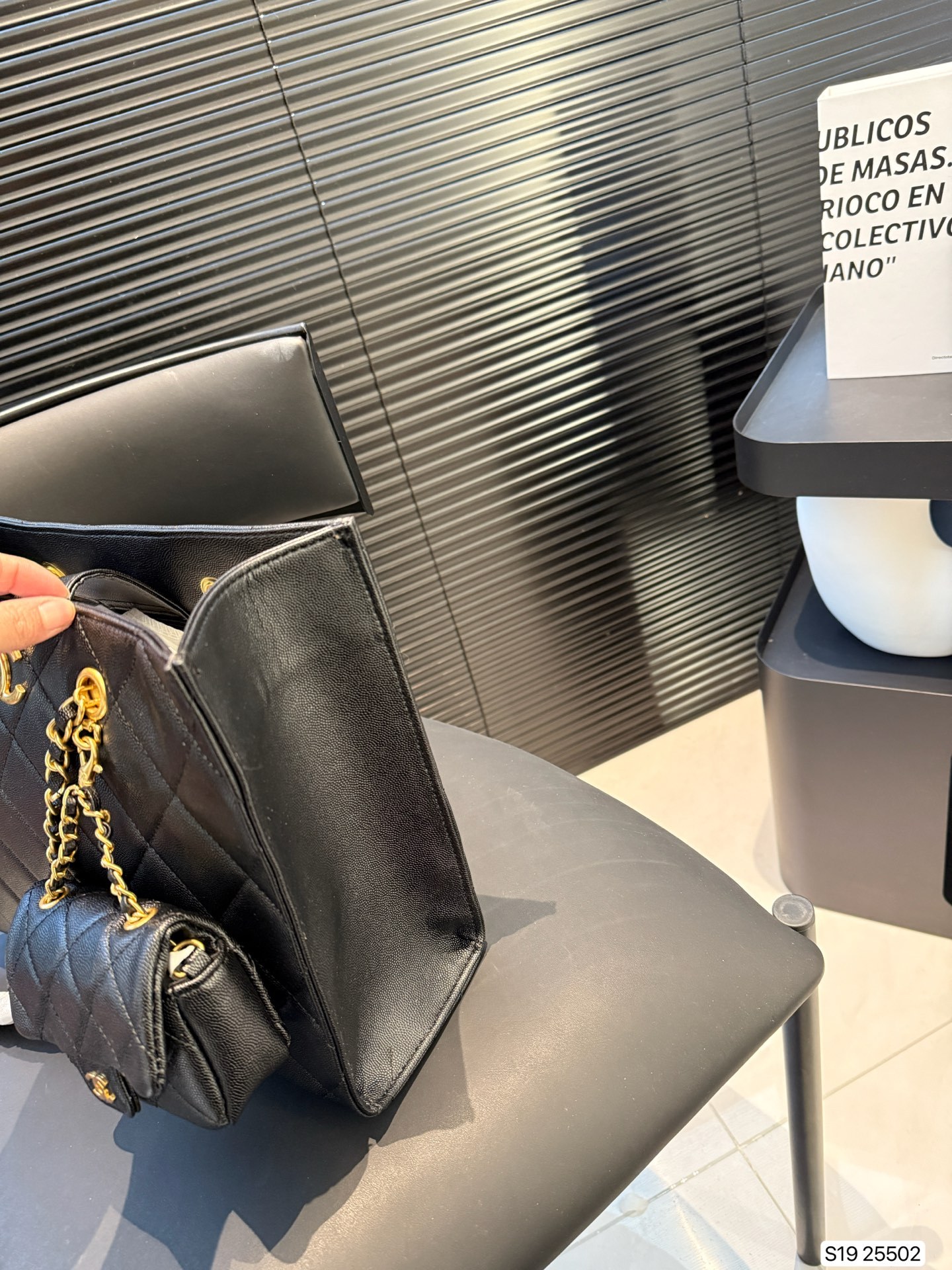 cc-new-arrival-tote-bag-size-30-24-cm-8306