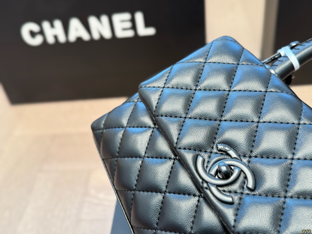 Cc new arrival Coco Handle bag size: 22*14 cm