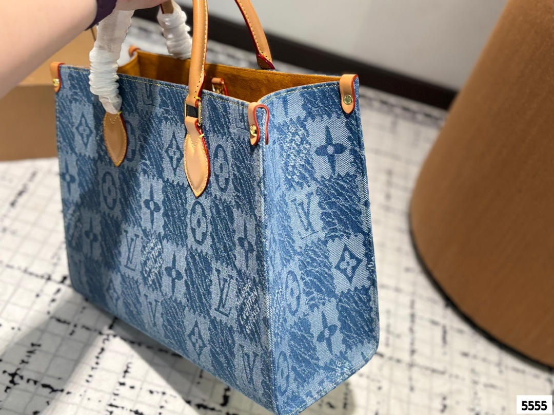 Louis new arrival Onthego denim tote bag size: 35*28*14 cm