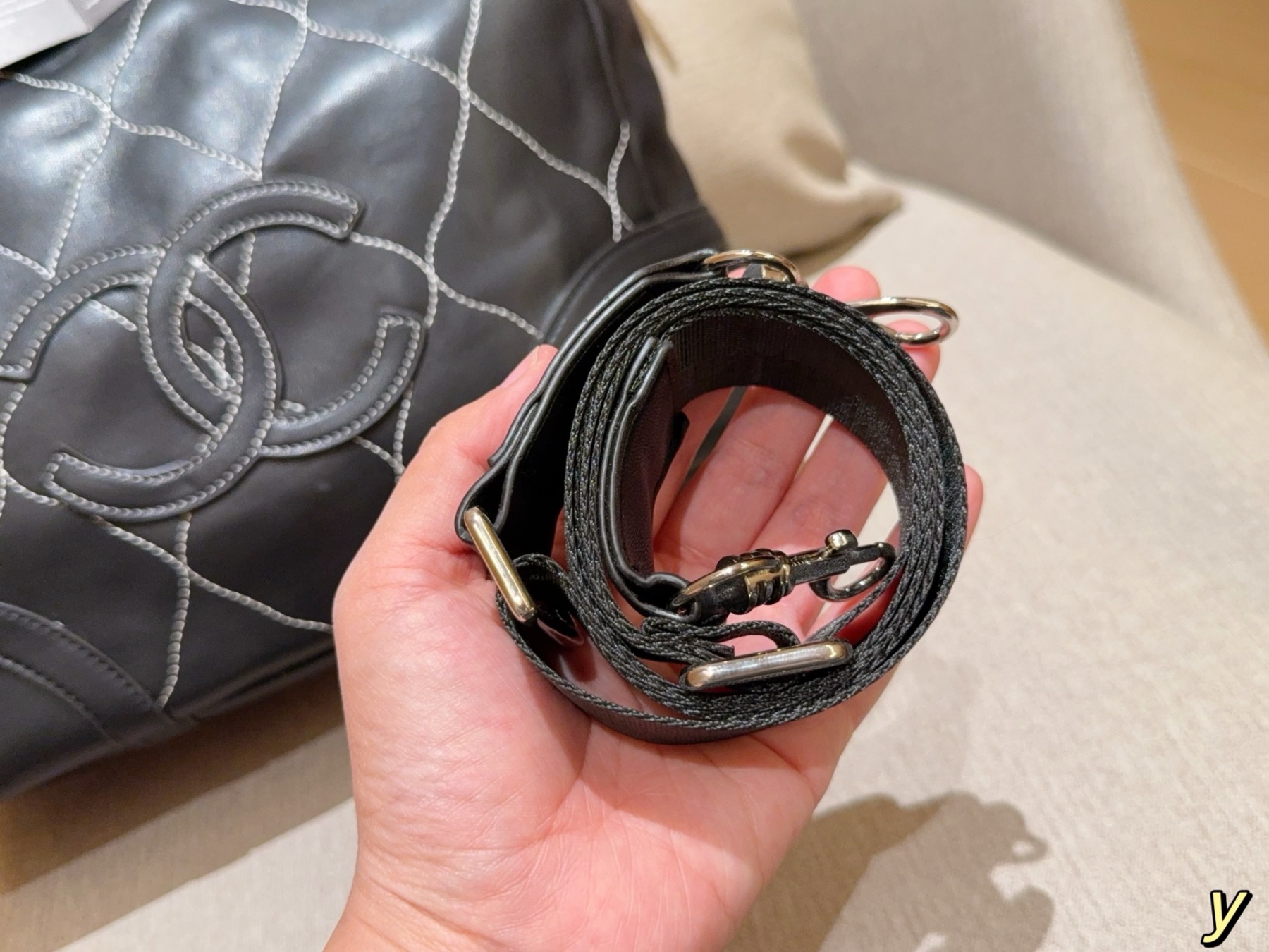 Cc new arriva 25s tote bag size: 32*29*11