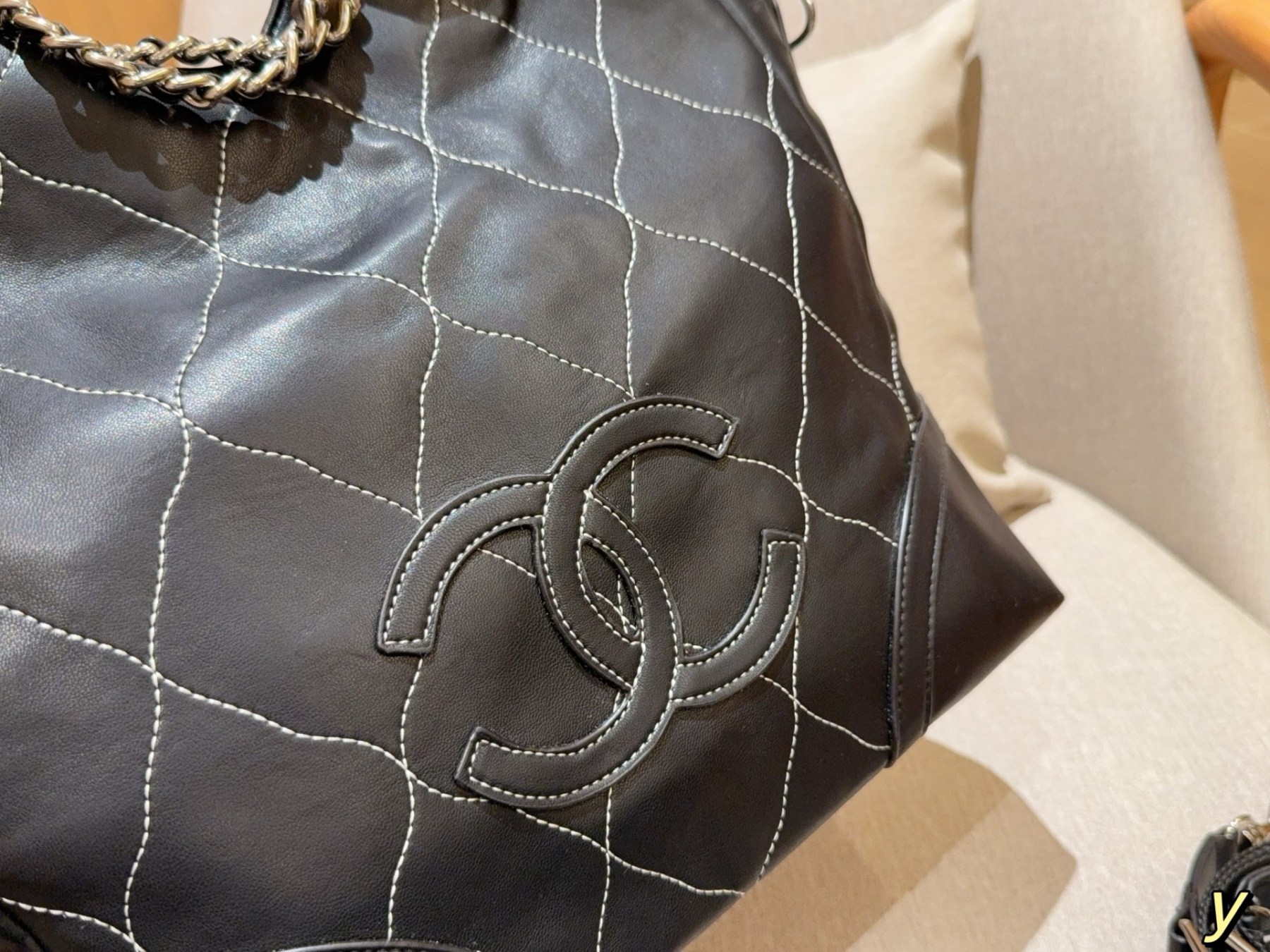 Cc new arriva 25s tote bag size: 32*29*11