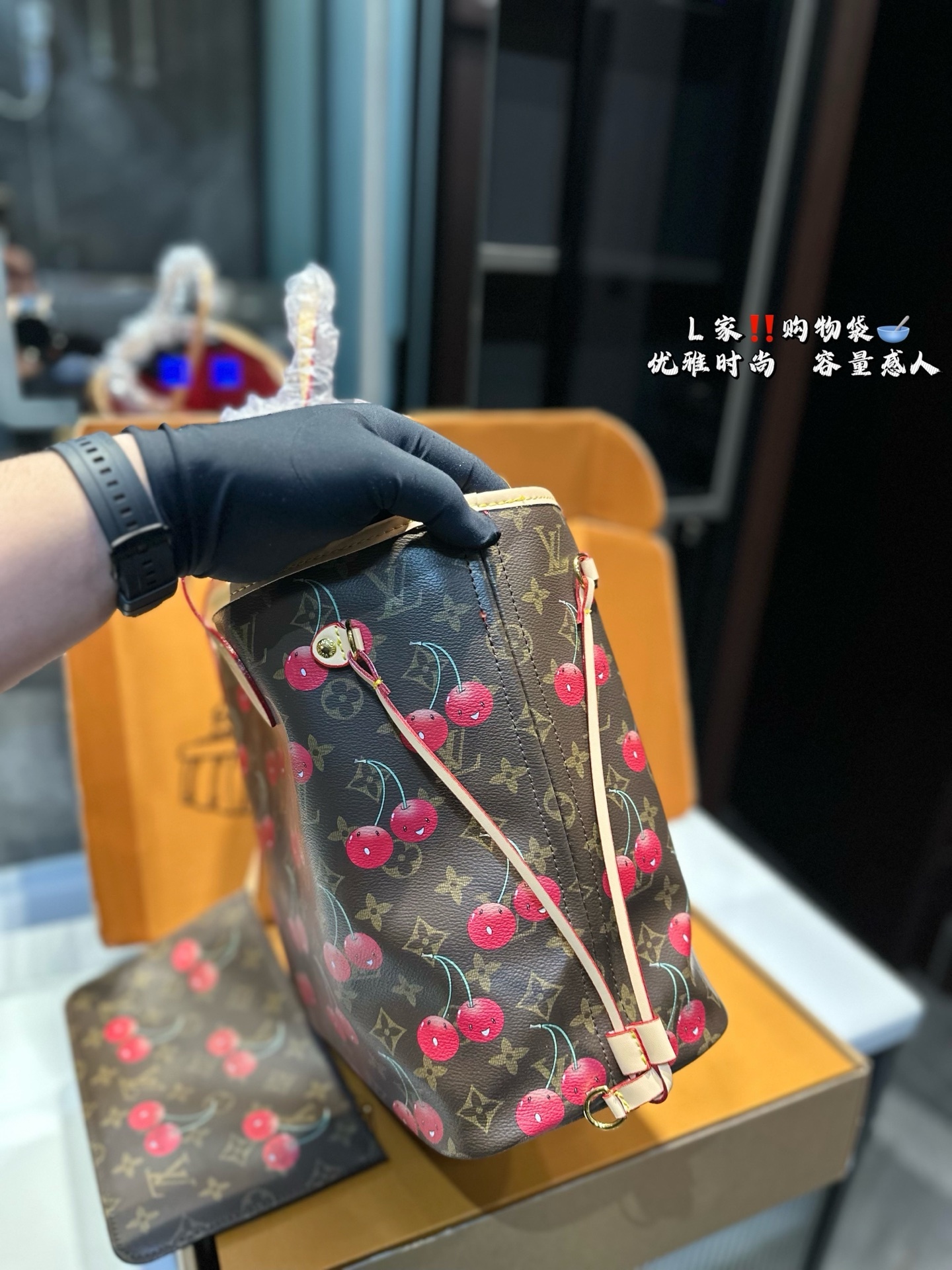 Louis new arrival neverfull bag size: 32*29 cm