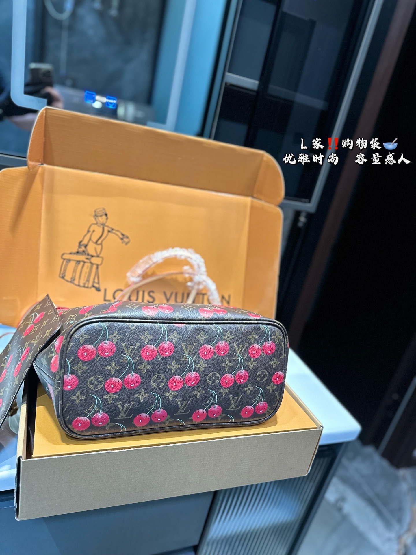 Louis new arrival neverfull bag size: 32*29 cm