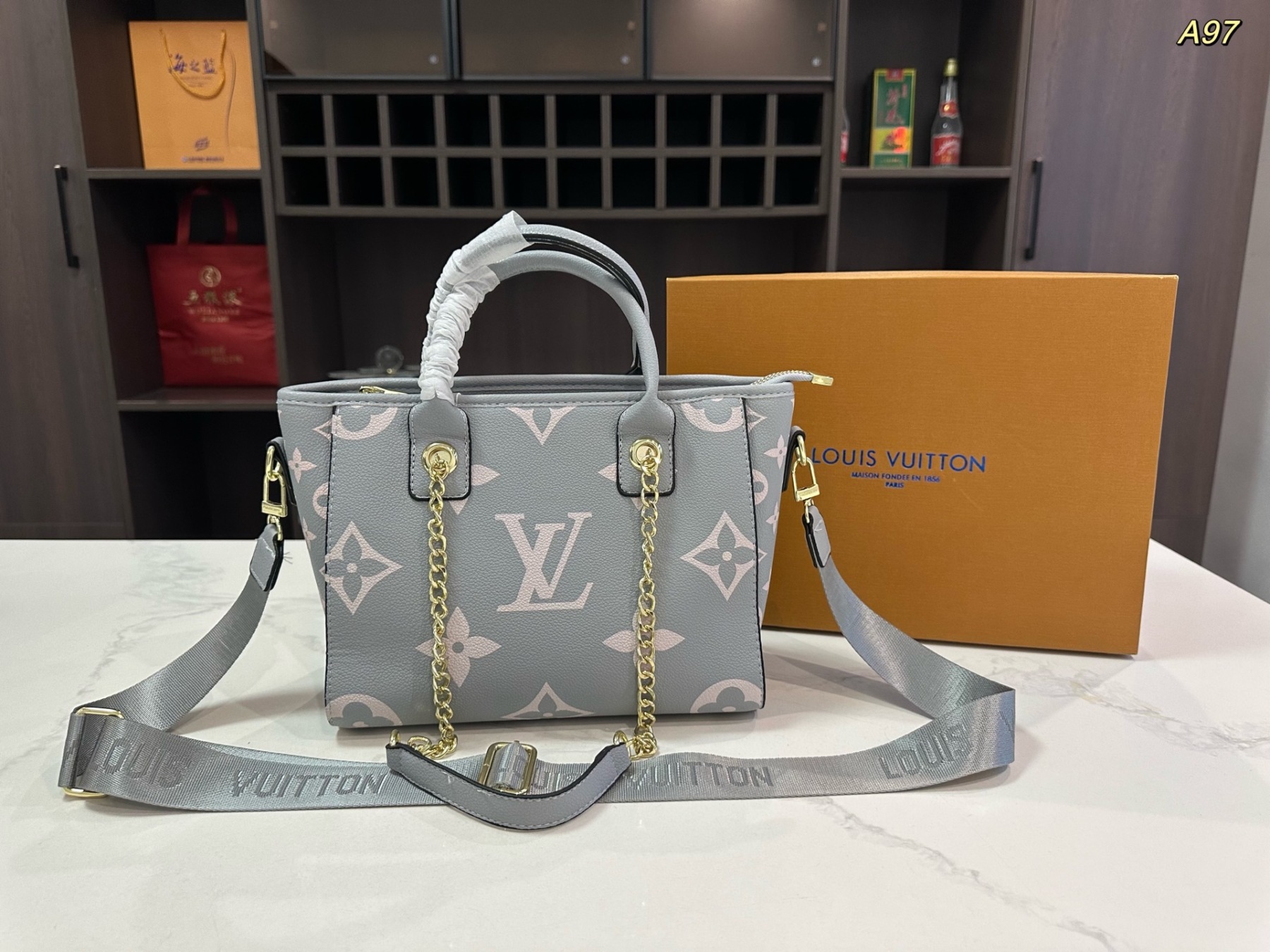 louis-new-arrival-tote-bag-size-26-22cm-cm-9029