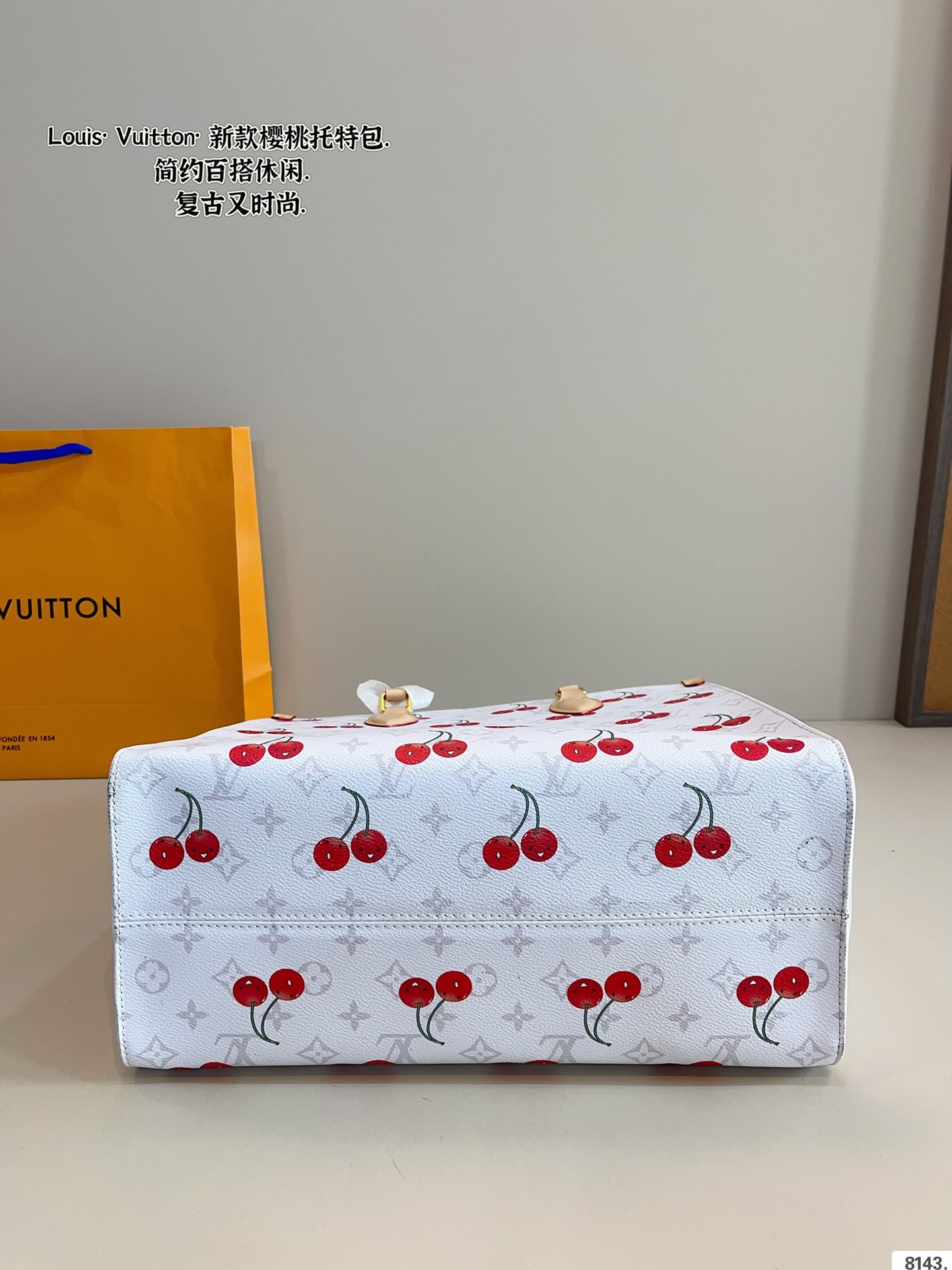 Louis new arrival ONTHEGO tote bag size:35*16*30cm