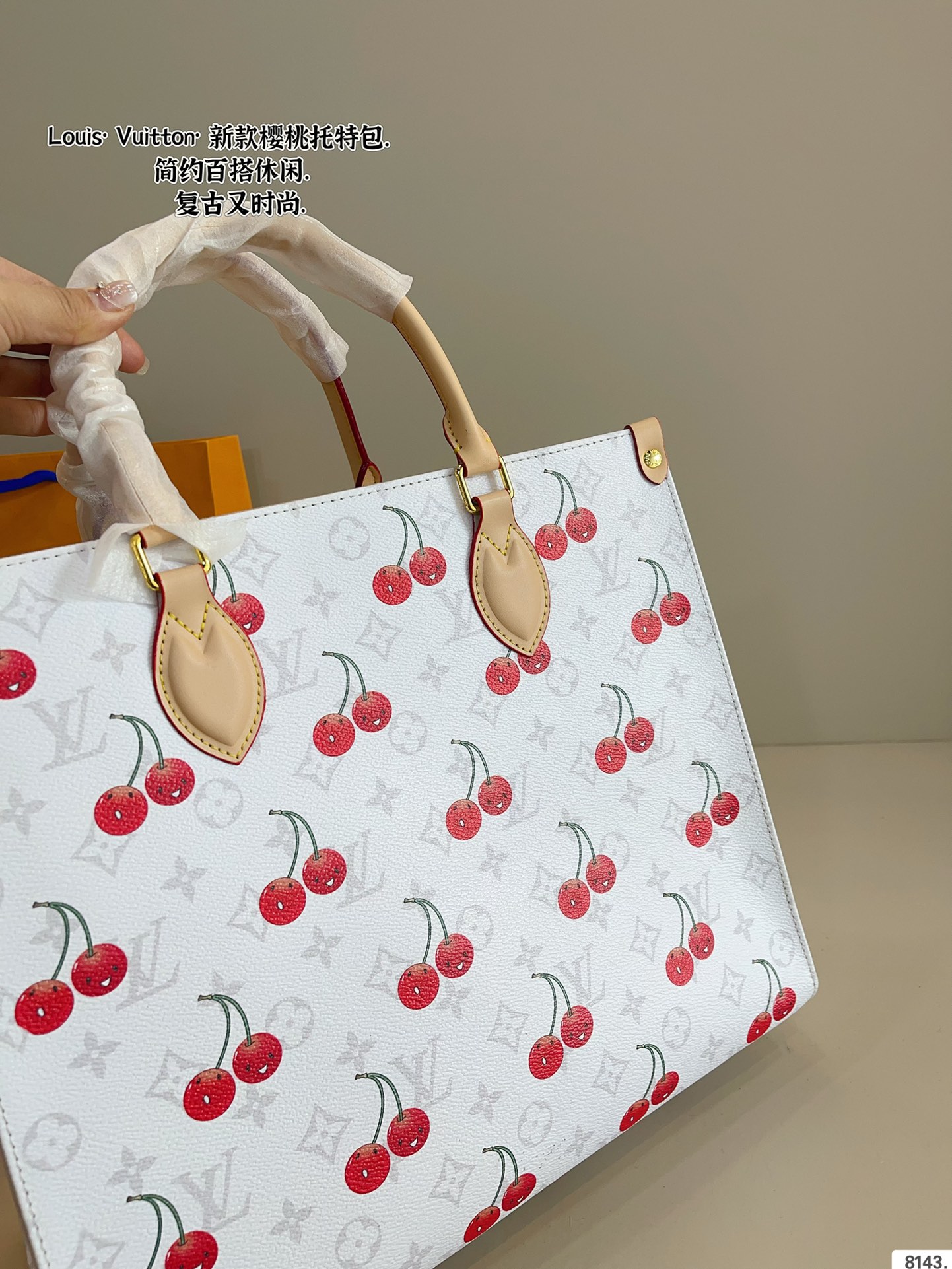 Louis new arrival ONTHEGO tote bag size:35*16*30cm