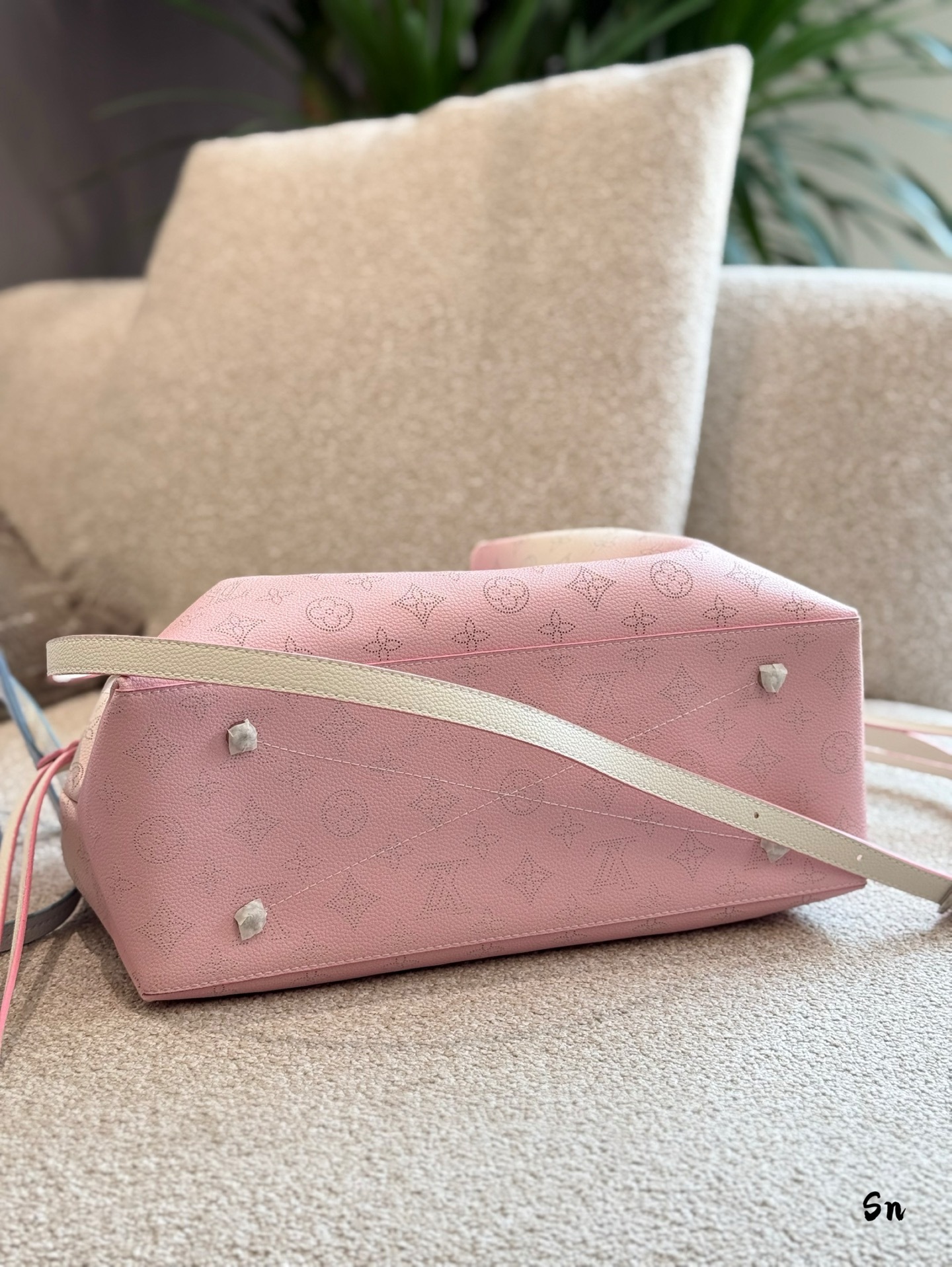 louis-new-arrival-bella-tote-bag-011-size-33-cm-7885