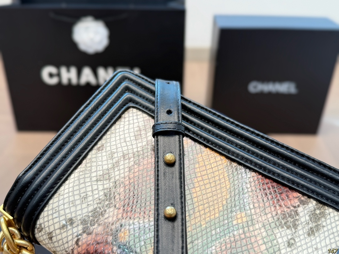 cc-new-arrival-chain-leboy-bag-size-25-14-cm-6319