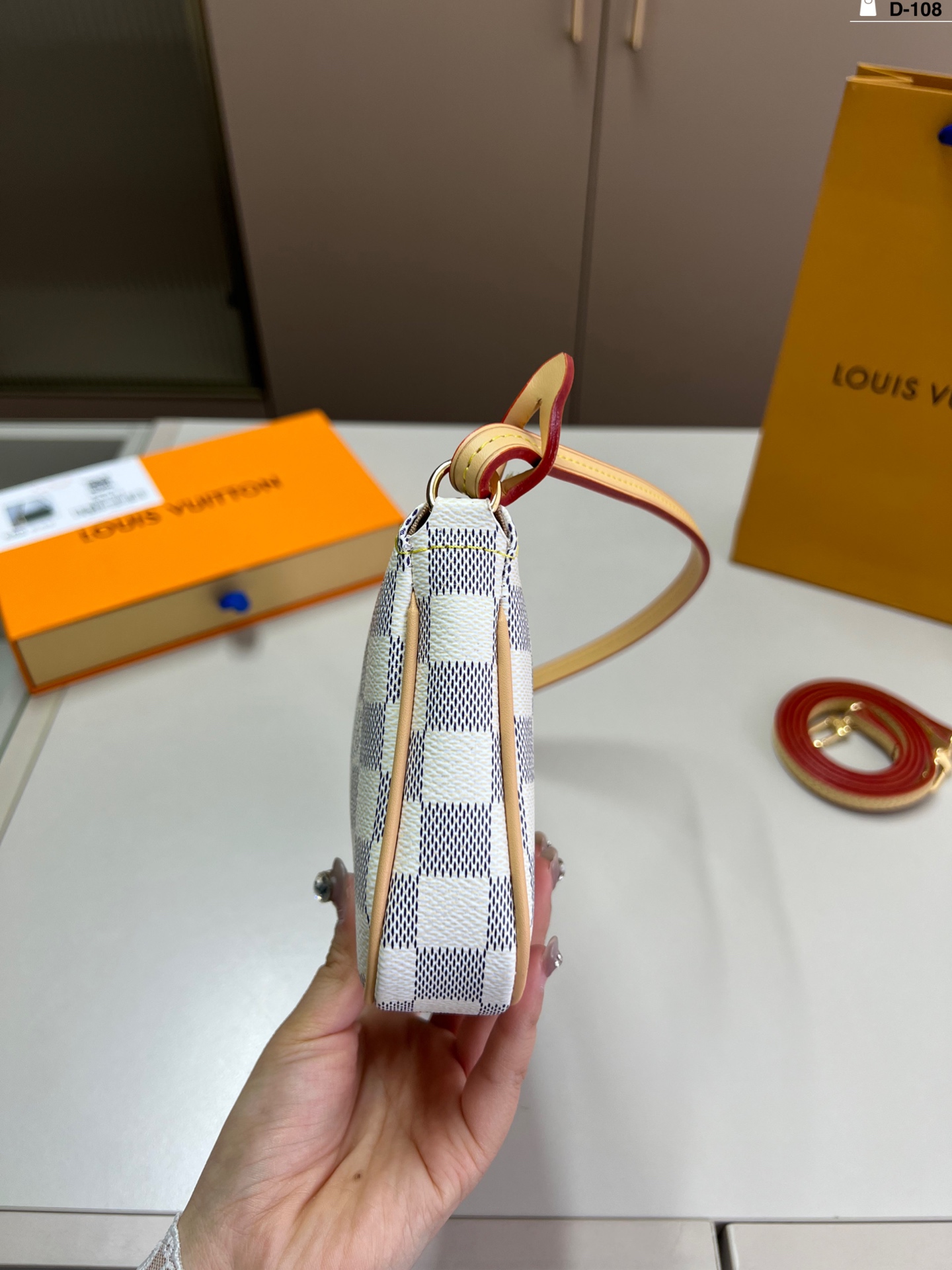 louis-new-arrival-ivy-bag-size-21-12-cm-355