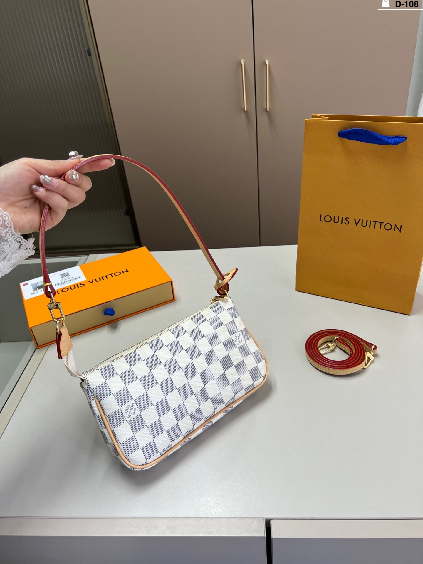 louis-new-arrival-ivy-bag-size-21-12-cm-355