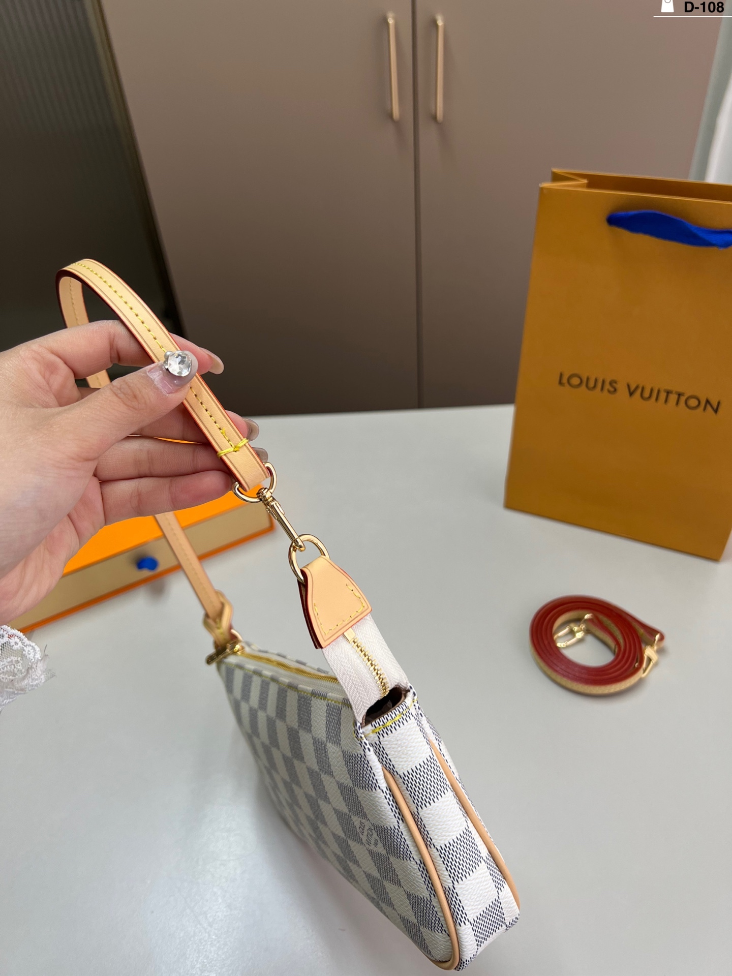 louis-new-arrival-ivy-bag-size-21-12-cm-355