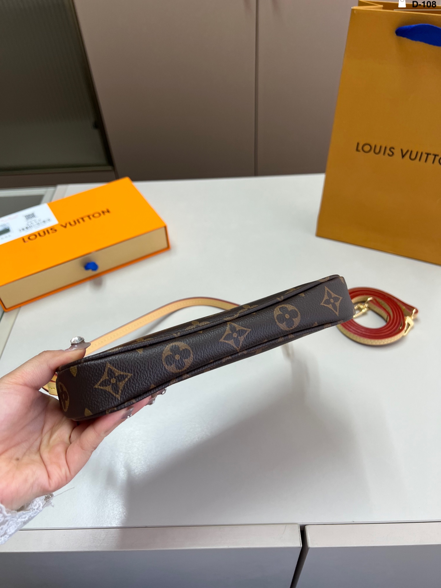 louis-new-arrival-ivy-bag-size-21-12-cm-355