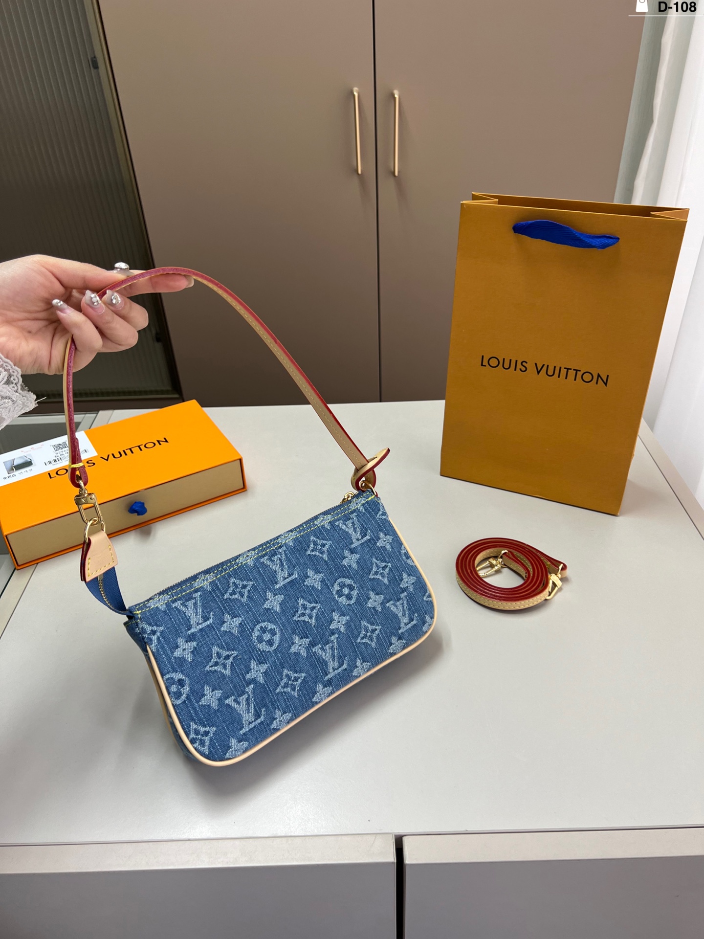 louis-new-arrival-ivy-bag-size-21-12-cm-355