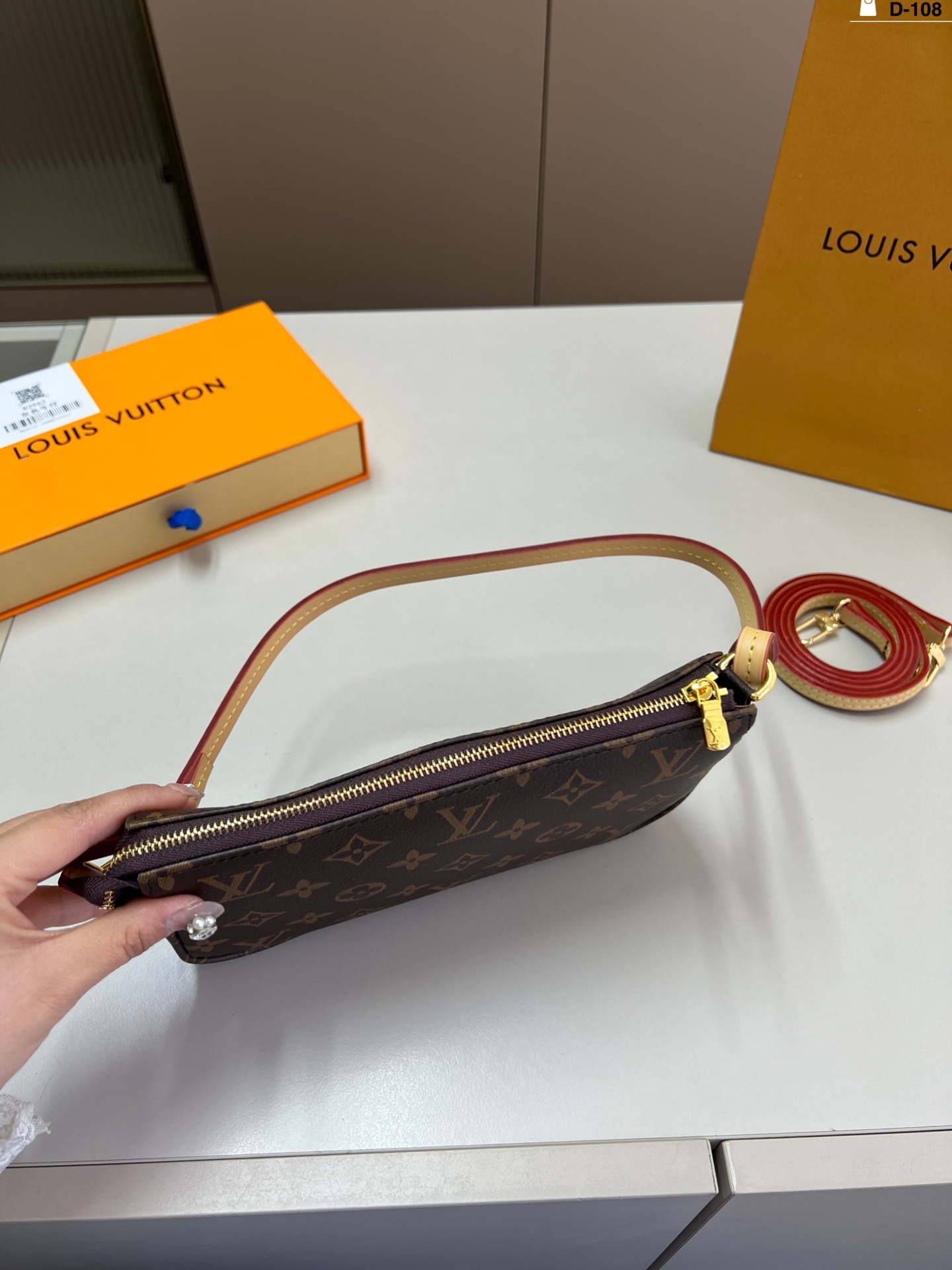 louis-new-arrival-ivy-bag-size-21-12-cm-355