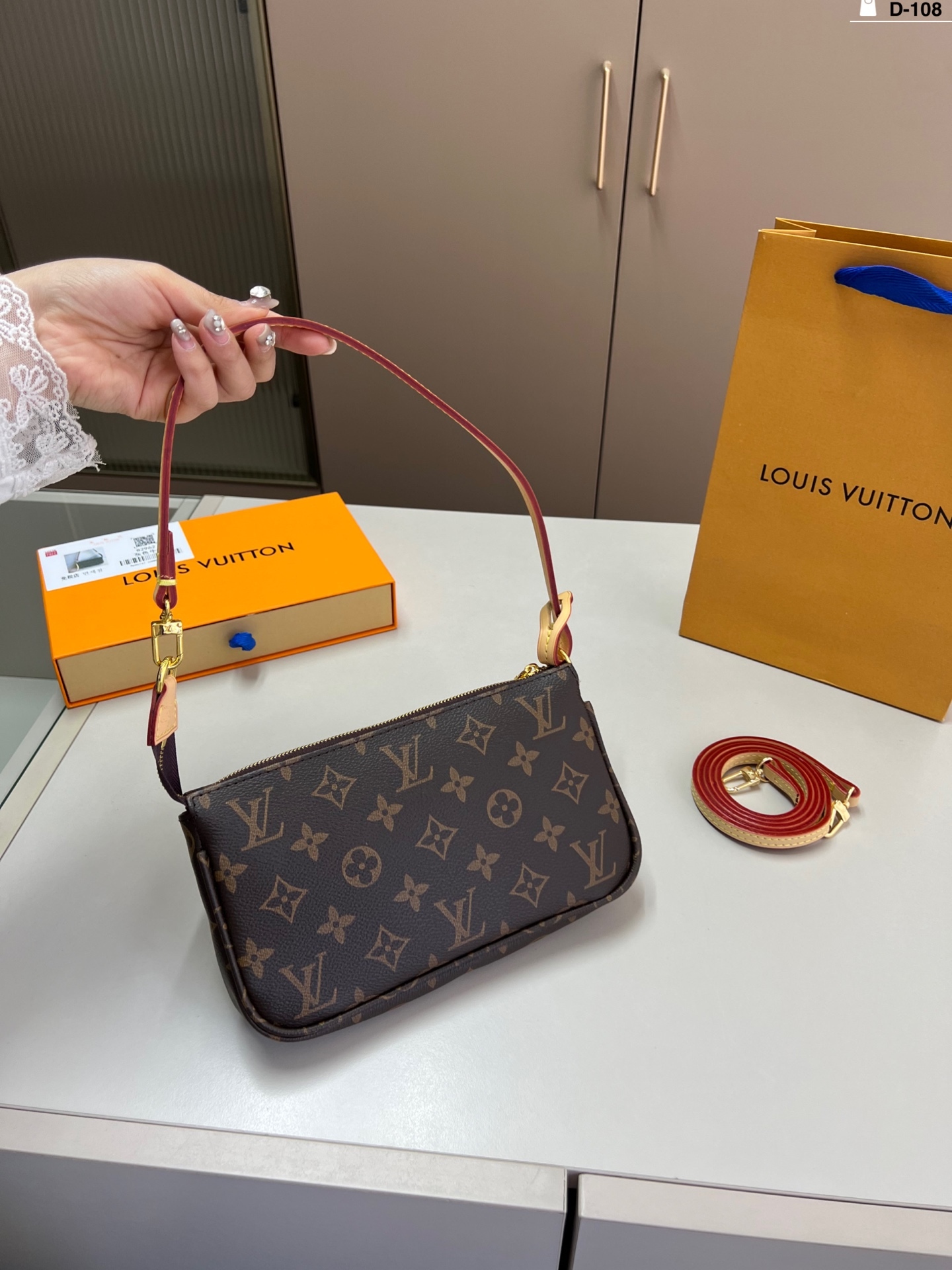 louis-new-arrival-ivy-bag-size-21-12-cm-355