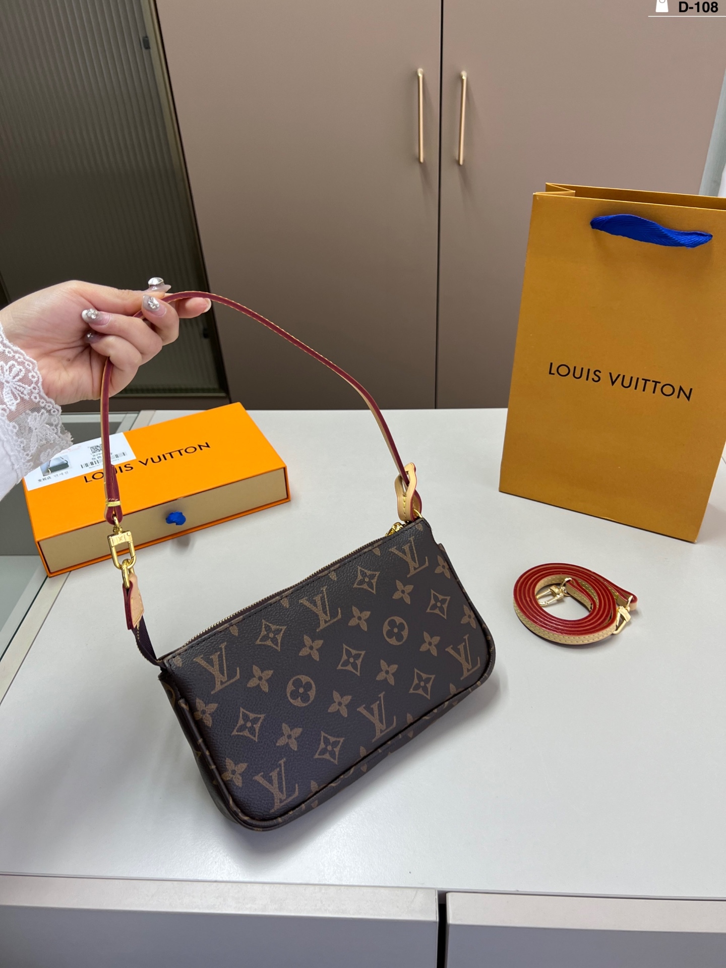 louis-new-arrival-ivy-bag-size-21-12-cm-355