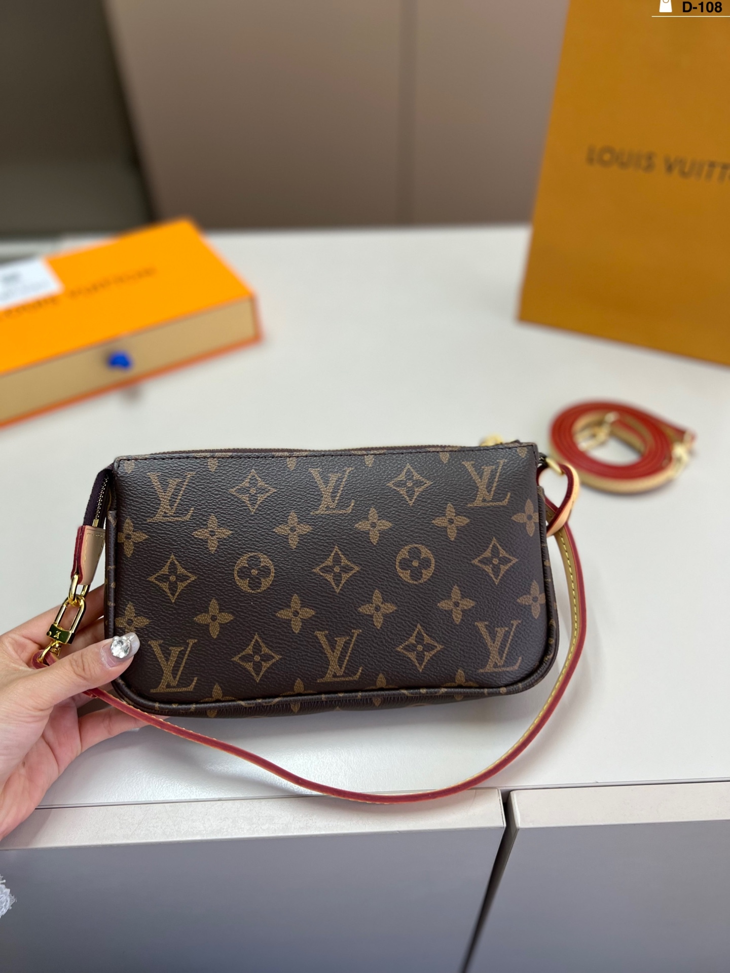 louis-new-arrival-ivy-bag-size-21-12-cm-355