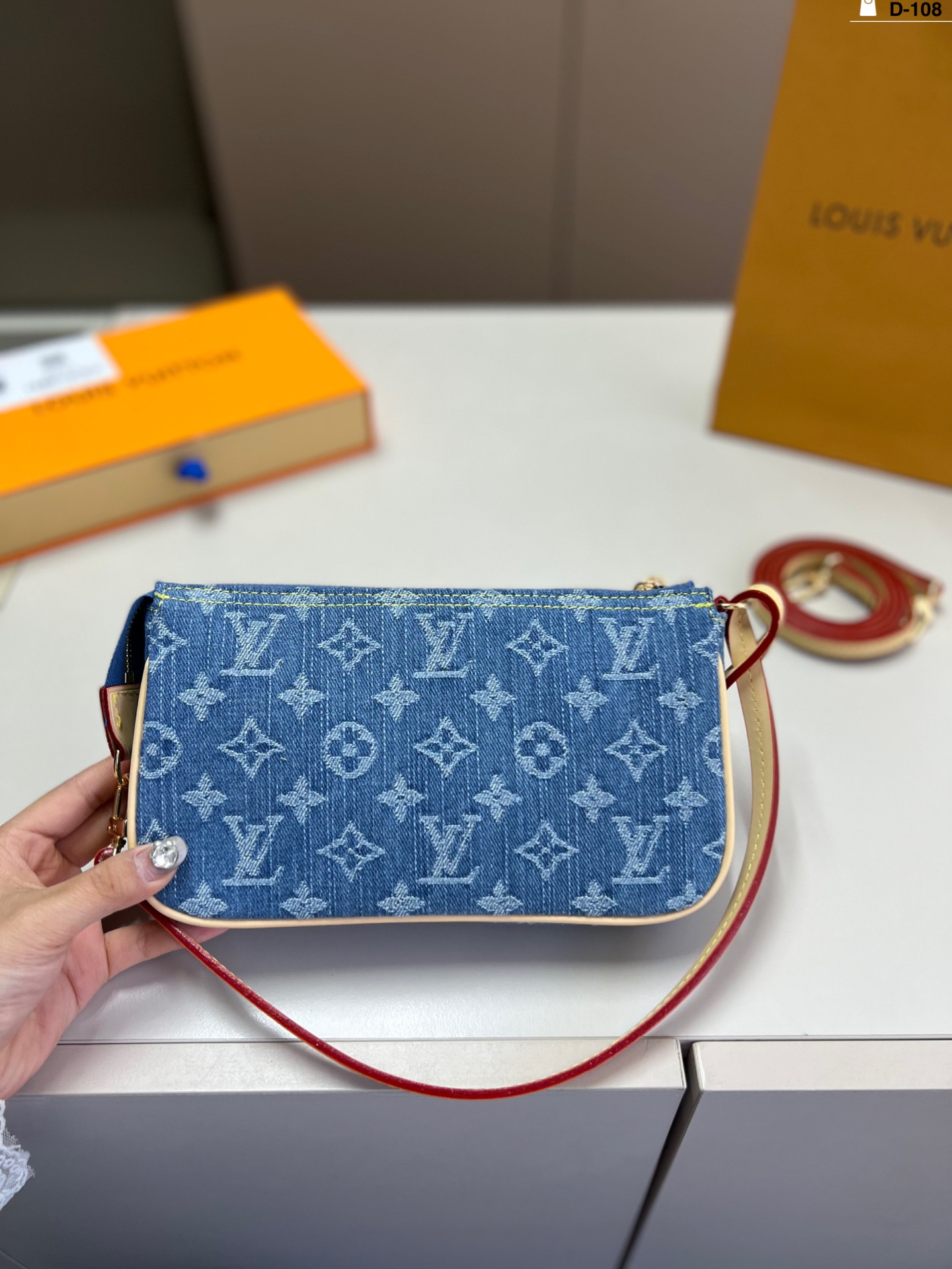 louis-new-arrival-ivy-bag-size-21-12-cm-355