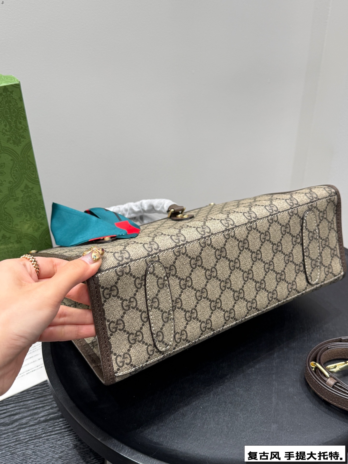 Gg new arrival tote bag size: 31 * 25 cm