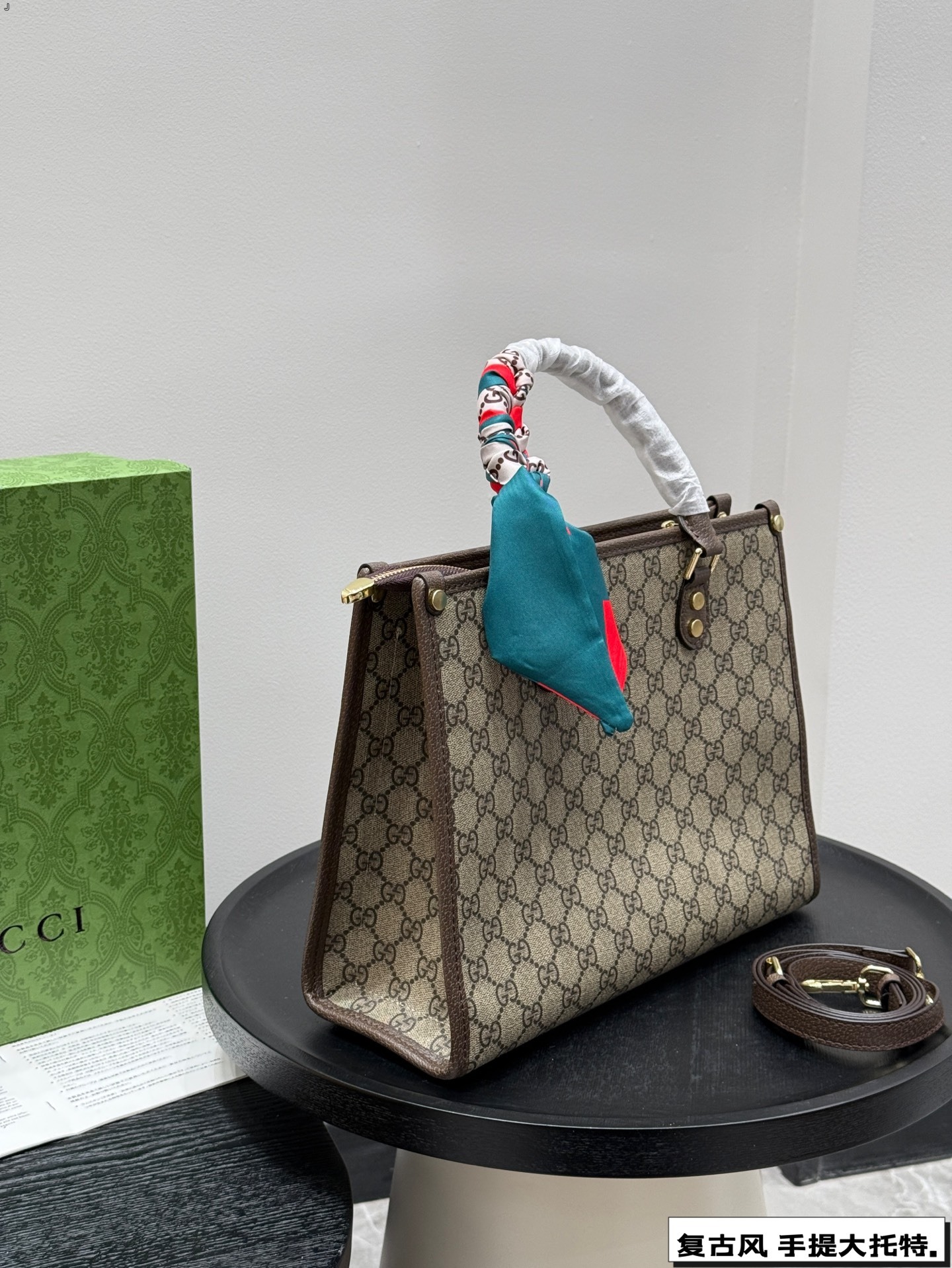 Gg new arrival tote bag size: 31 * 25 cm