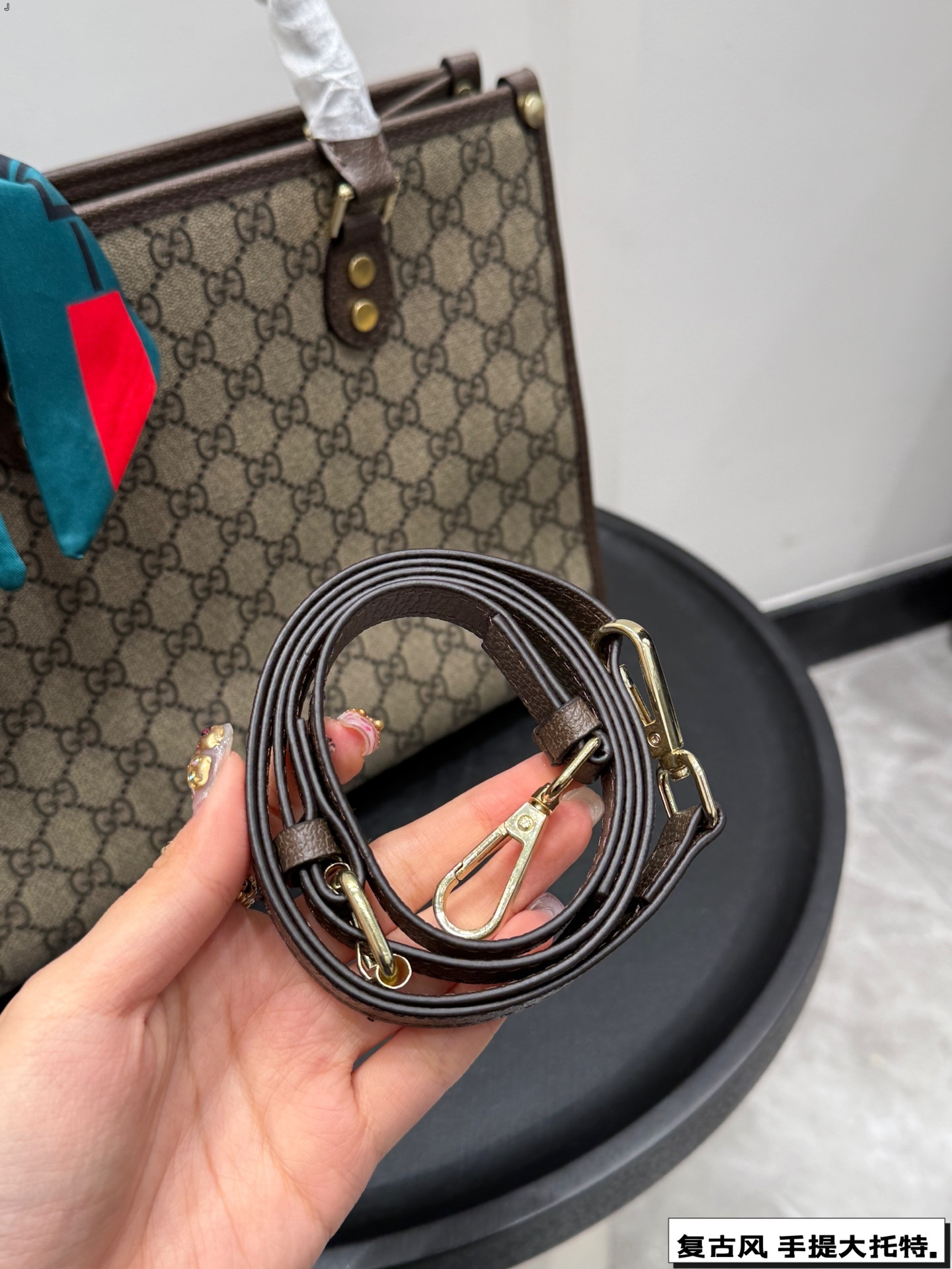 Gg new arrival tote bag size: 31 * 25 cm