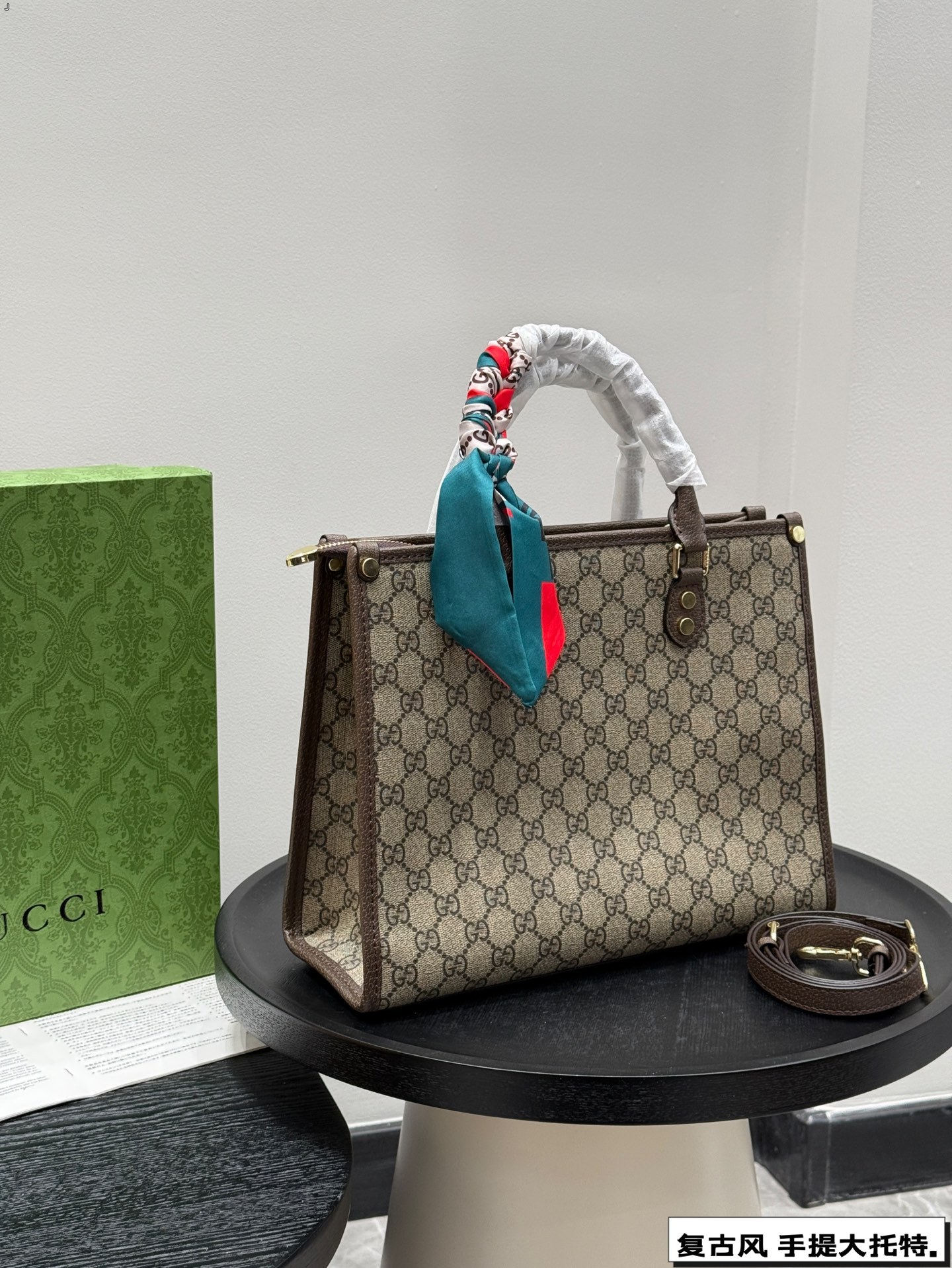 Gg new arrival tote bag size: 31 * 25 cm