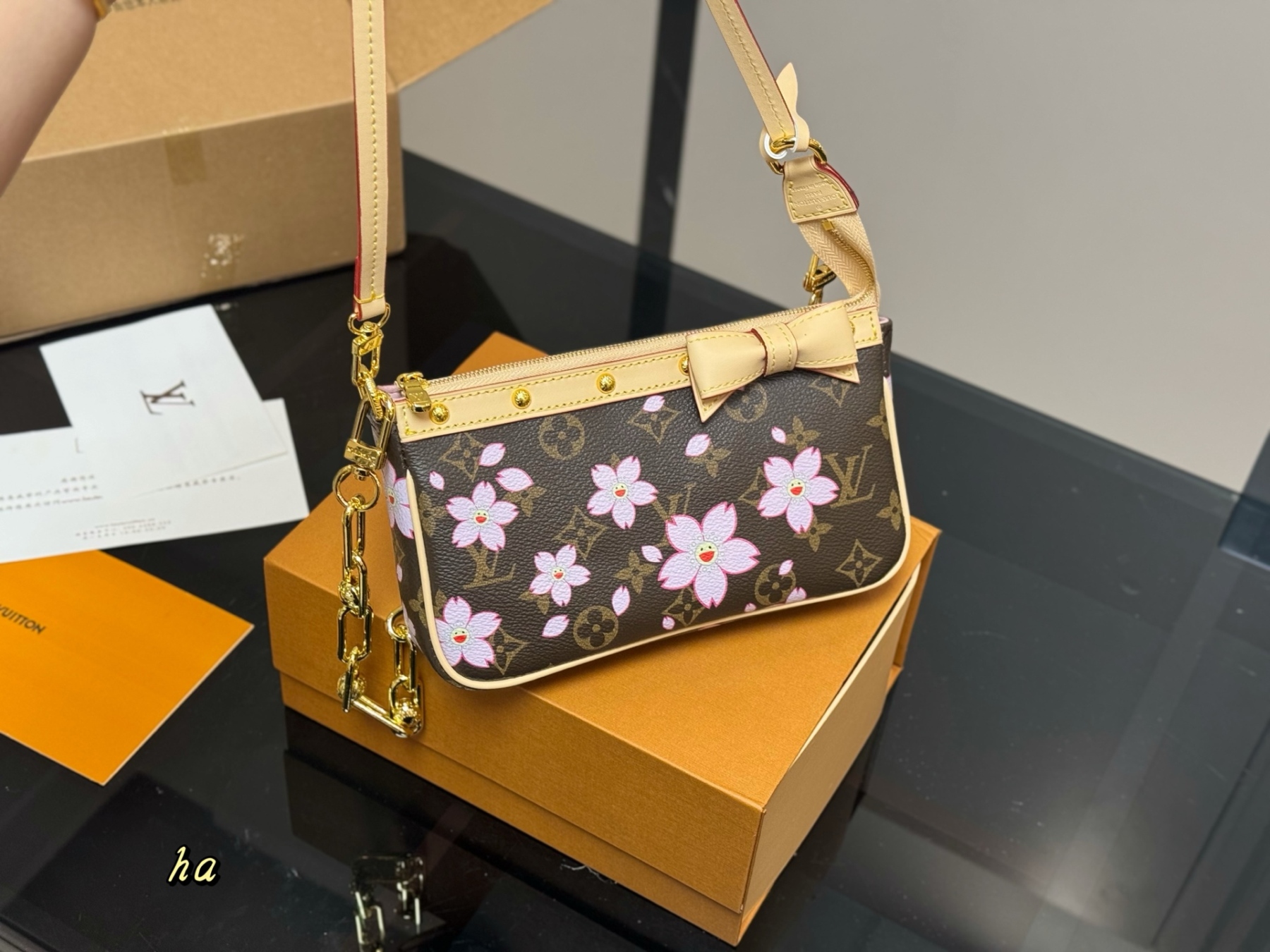 louis-new-arrival-chain-bag-008-size-21-12cm-6007