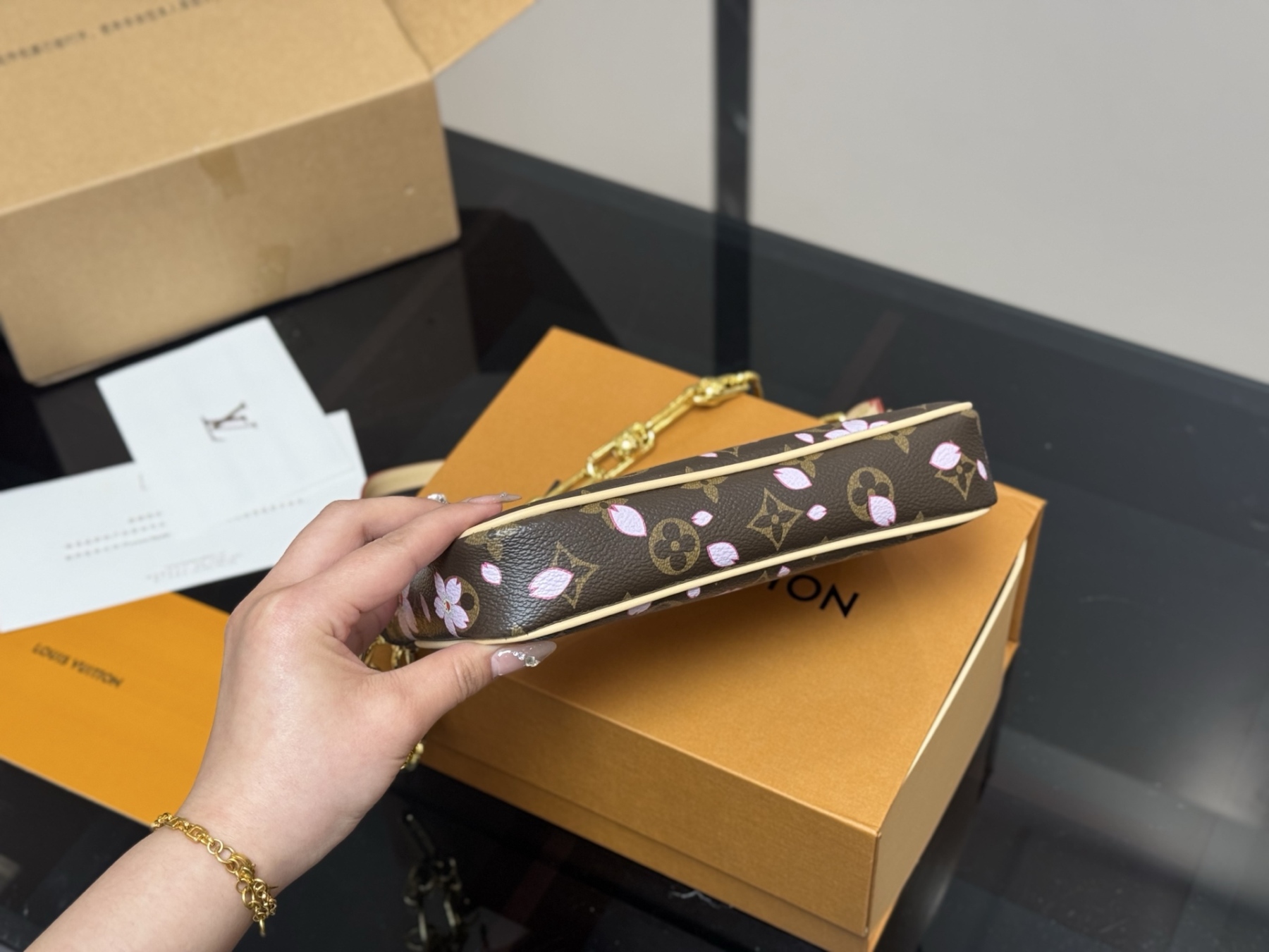 louis-new-arrival-chain-bag-008-size-21-12cm-6007