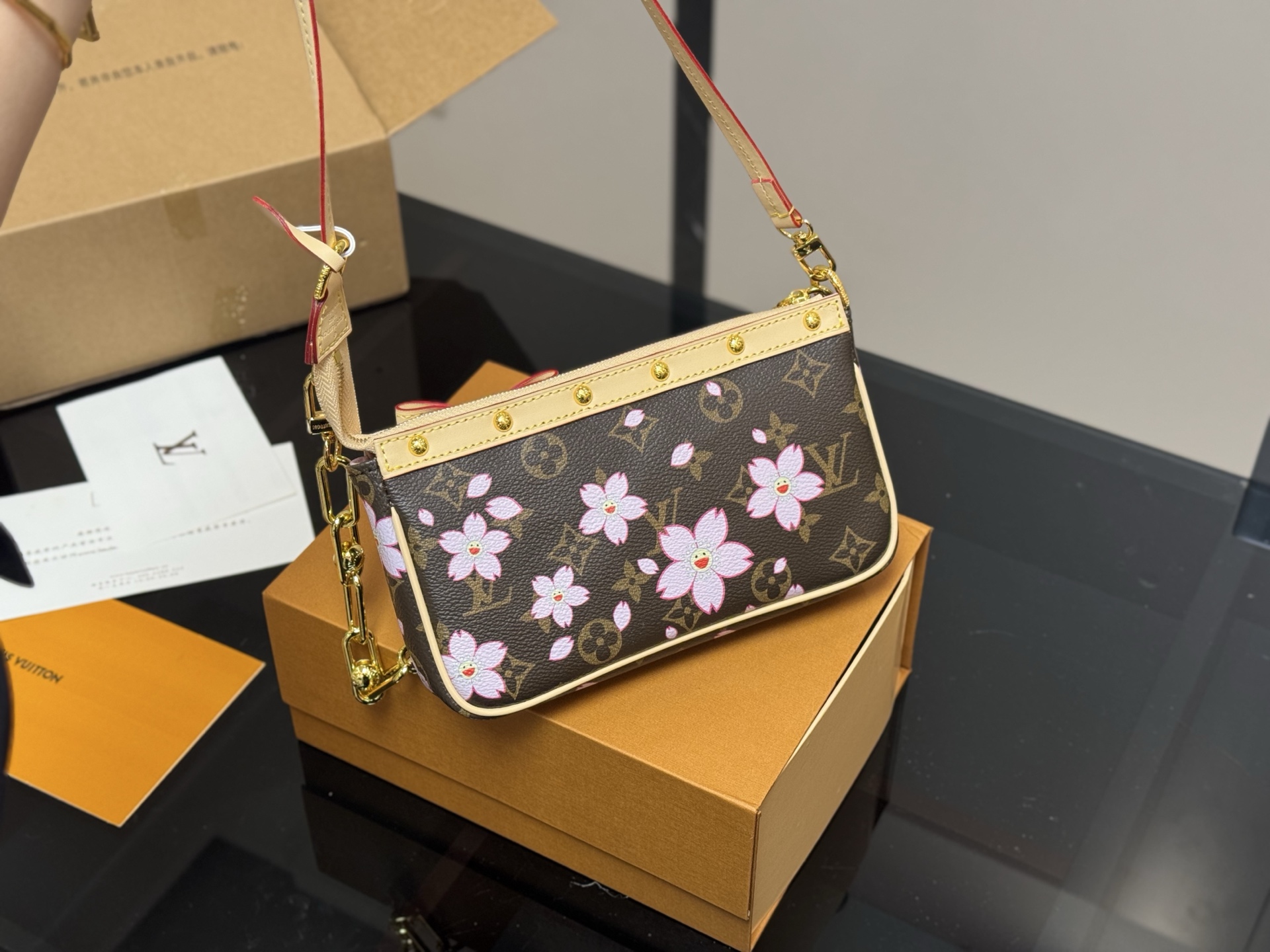 louis-new-arrival-chain-bag-008-size-21-12cm-6007