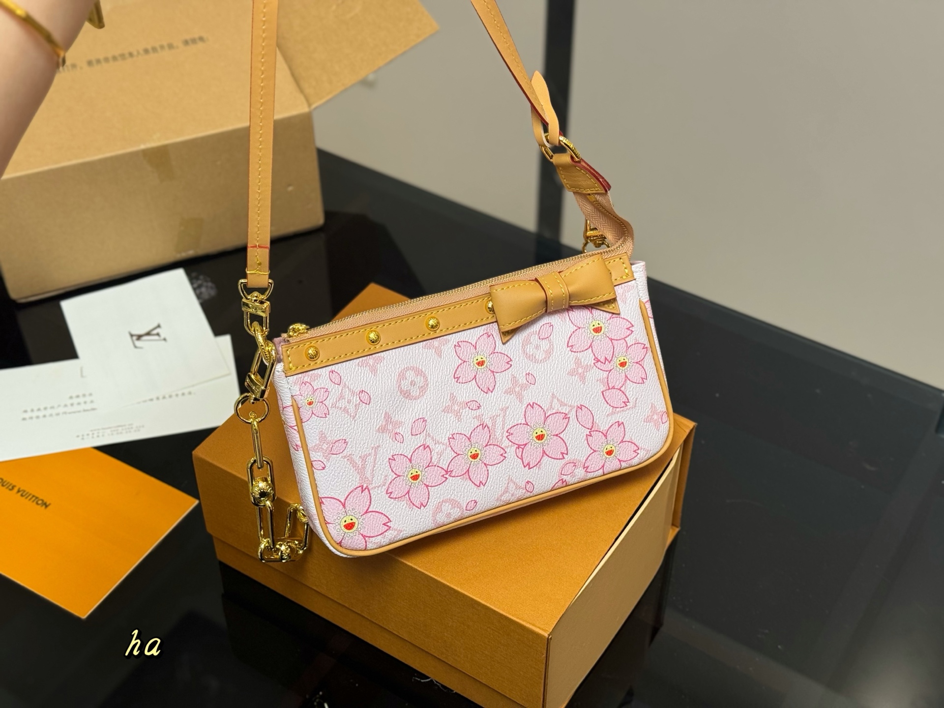 louis-new-arrival-chain-bag-008-size-21-12cm-6007