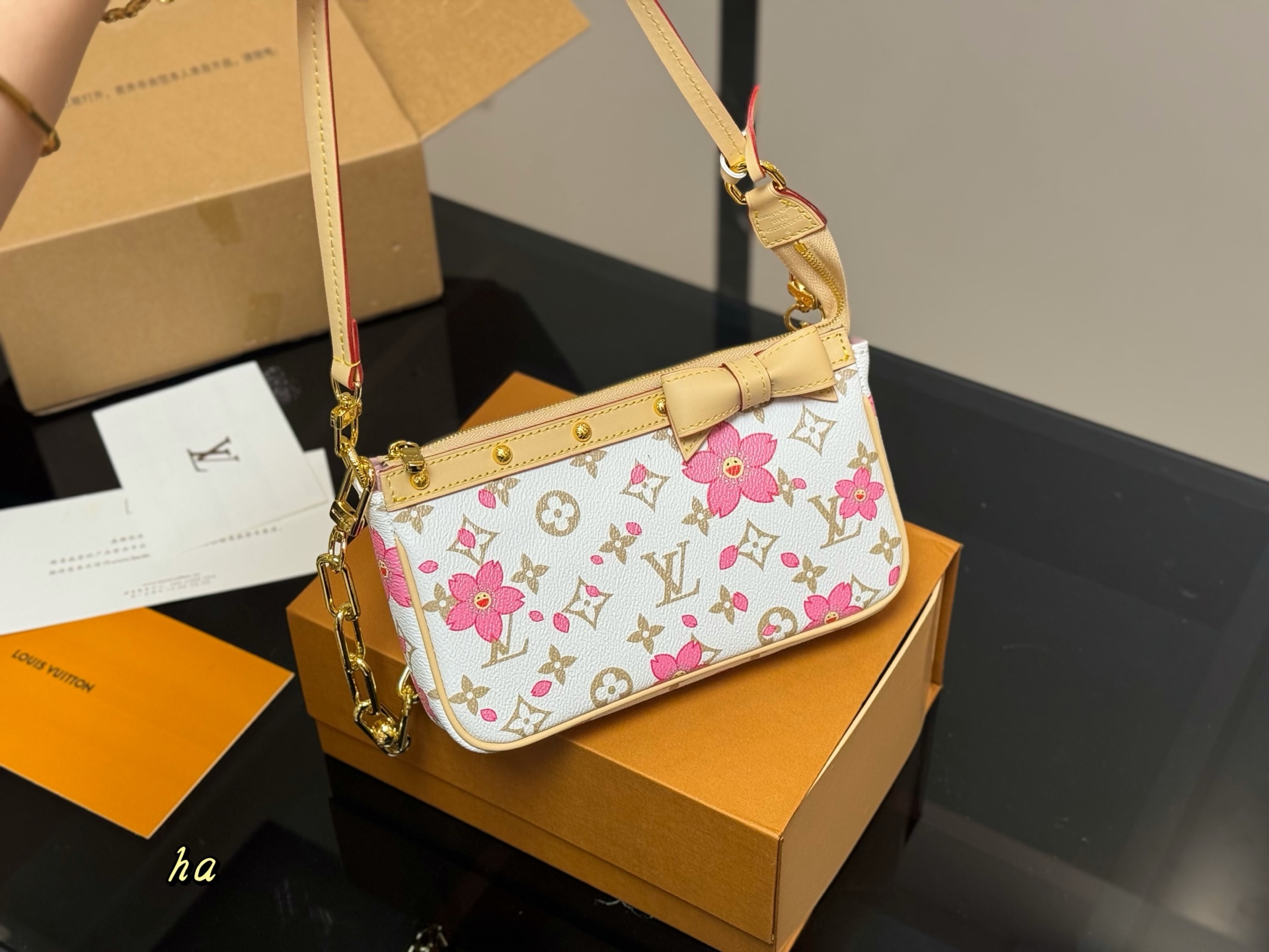 louis-new-arrival-chain-bag-008-size-21-12cm-6007