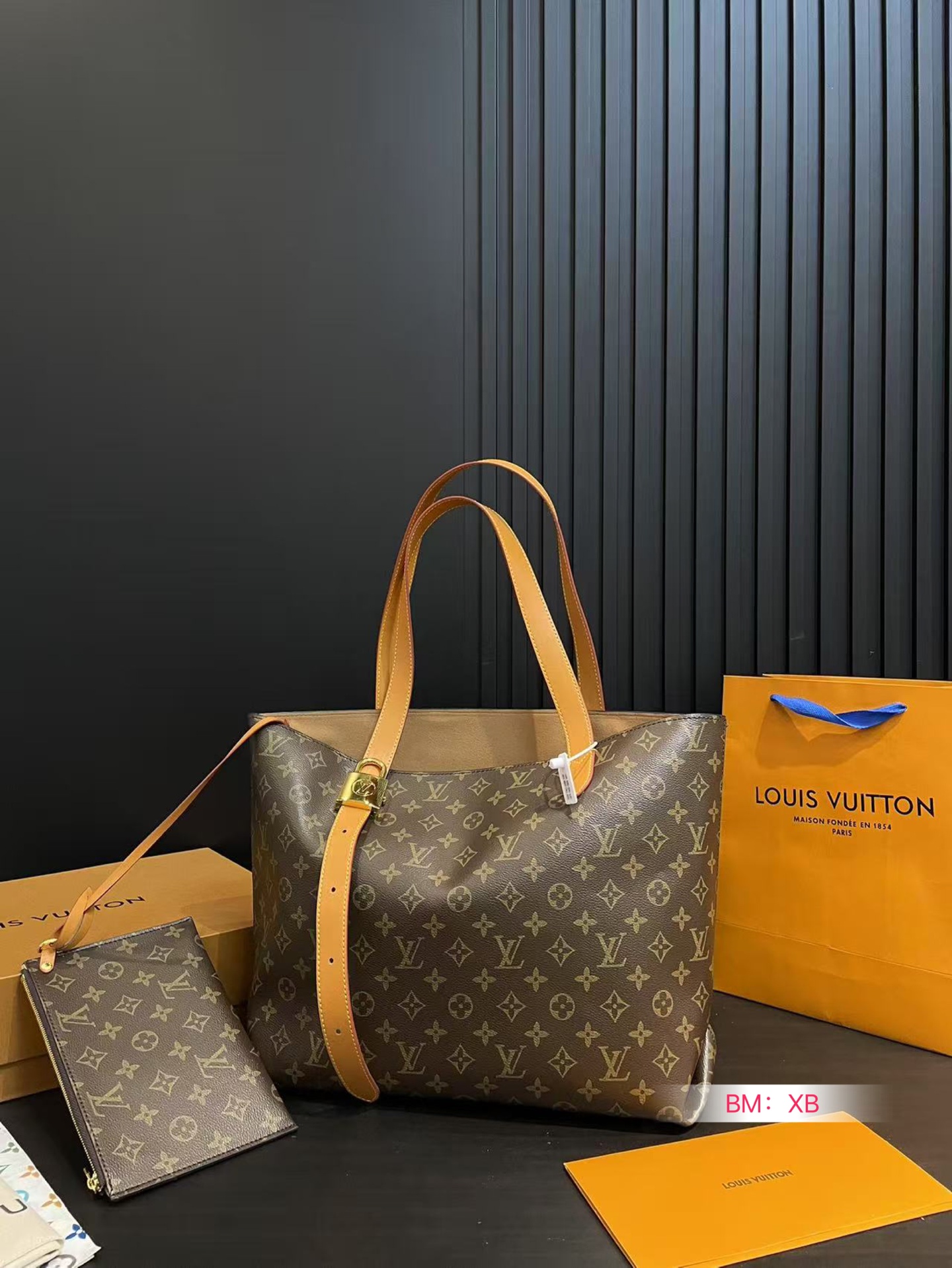 Louis new arrival tote bag size: 44*30 cm