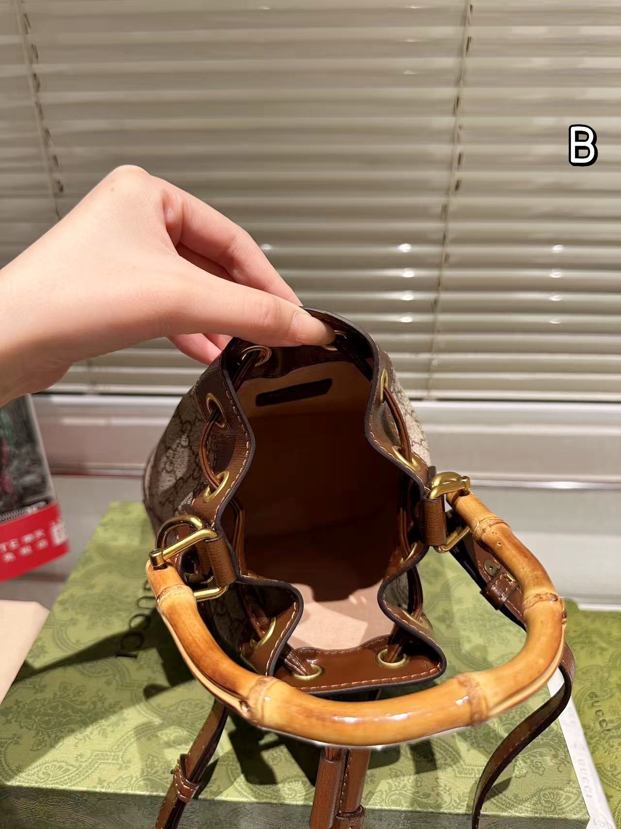 gg-new-arrival-bamboo-bucket-bag-size-19-12-cm-2362