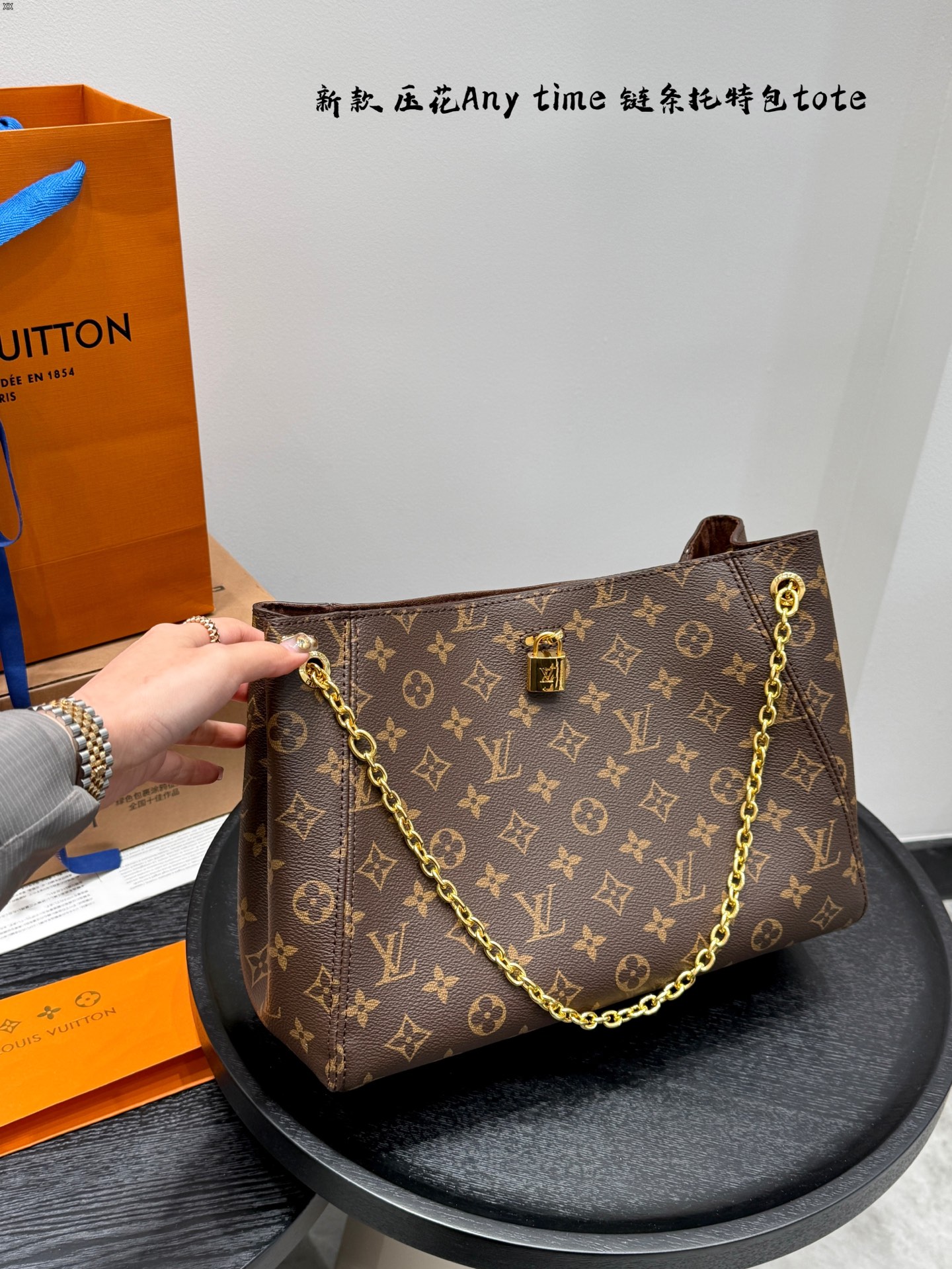 Louis new arrival Any time tote bag size:31*24cm