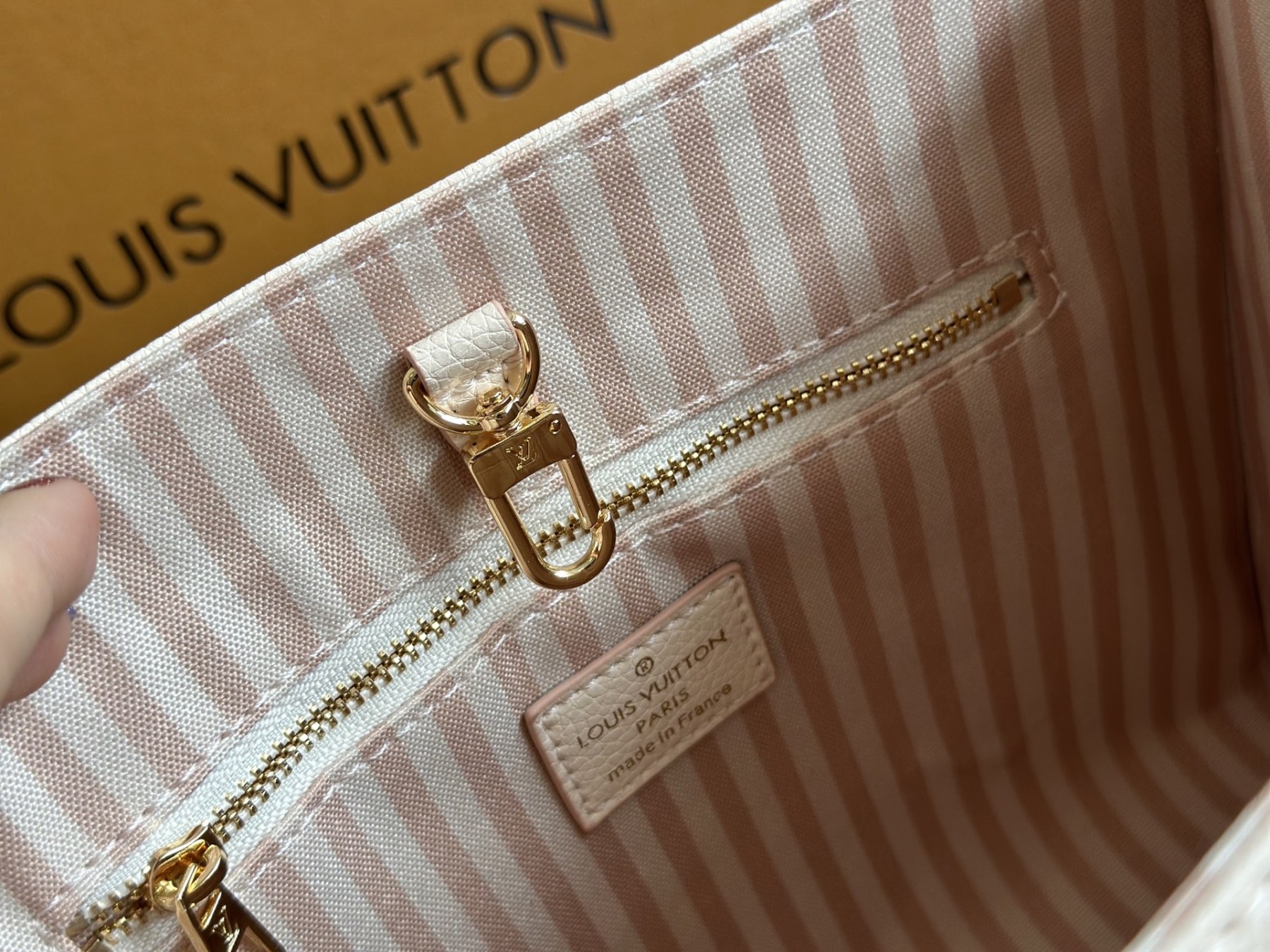 Louis new arrival onthego bag 008 size: 25*20 cm