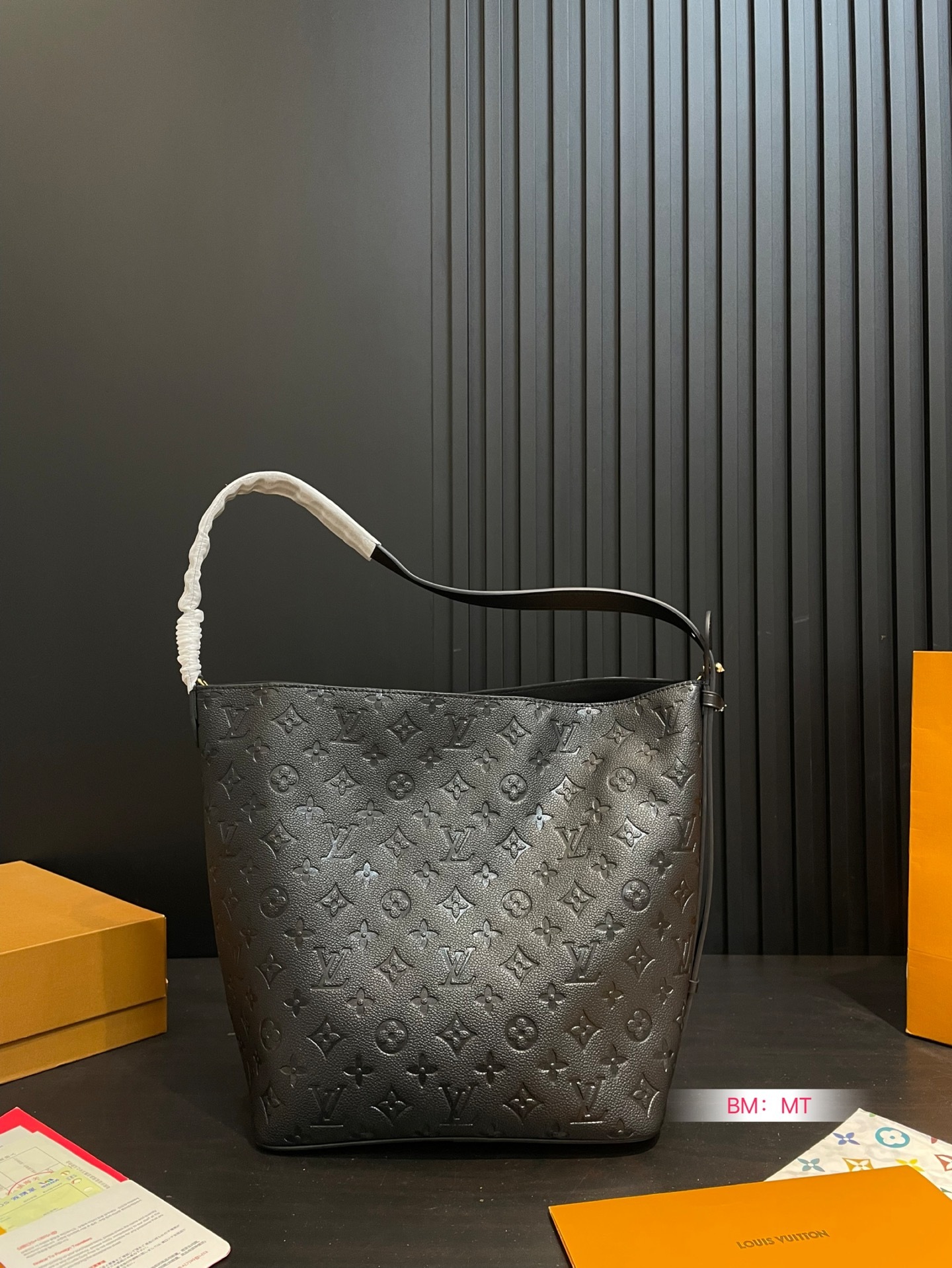 louis-new-arrival-all-in-bb-hobo-bag-003-size-26-30-cm-9354